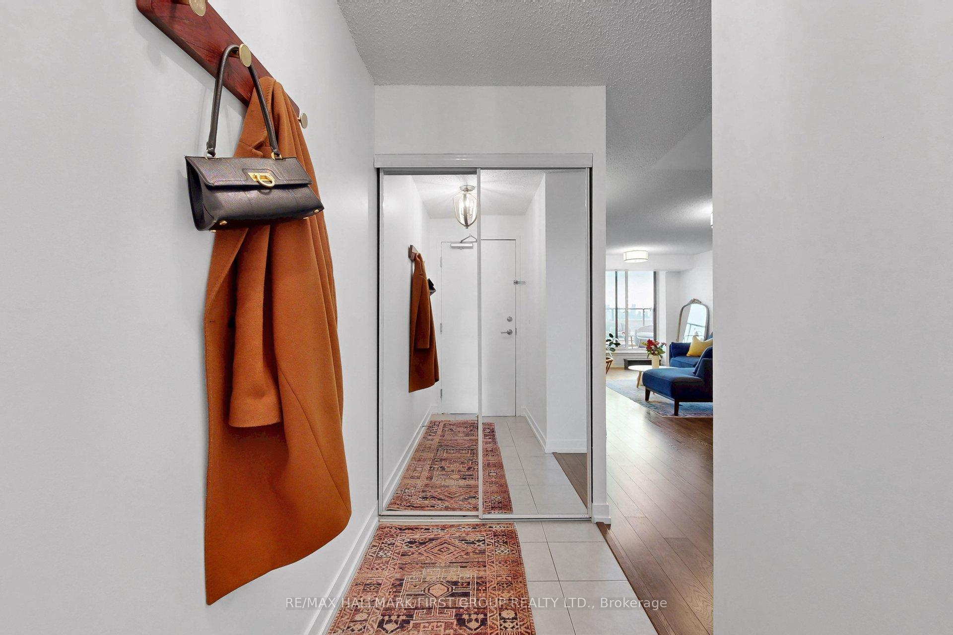 812 Lansdowne Avenue 918, Toronto W02 — photo 3 of 5