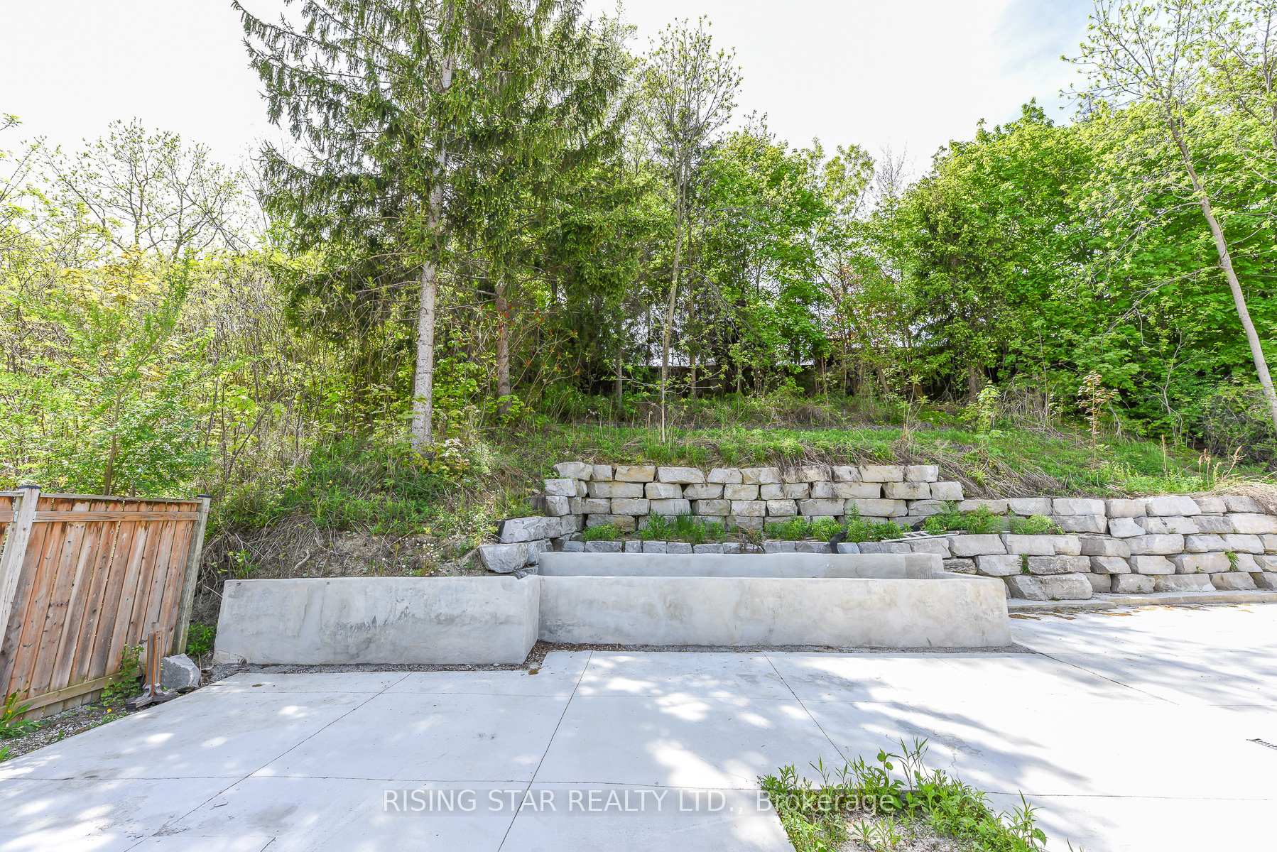 2562 Islington Ave Avenue W, Toronto W10 — photo 5 of 5
