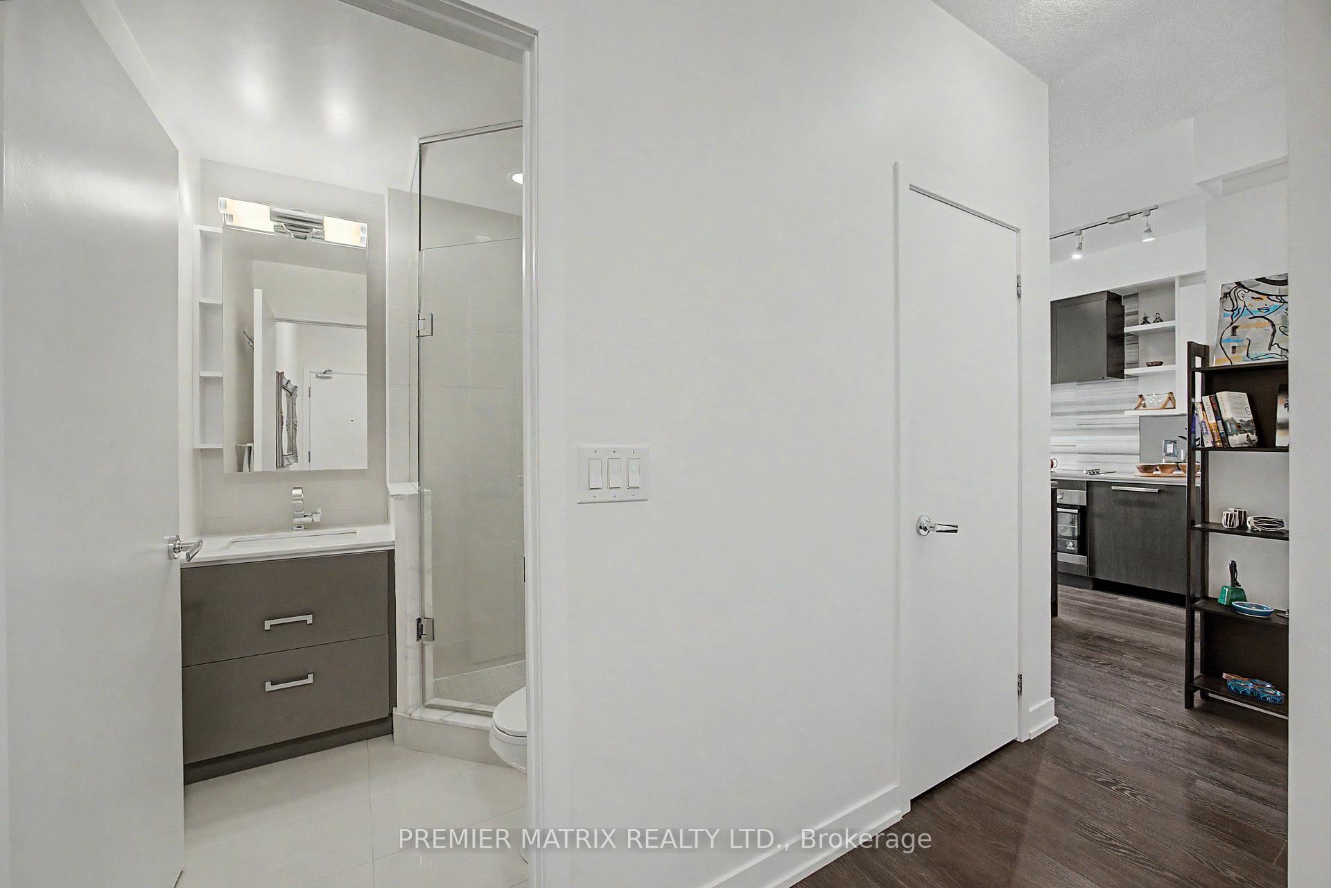 1830 Bloor Street W 930, Toronto W02 — photo 2 of 5