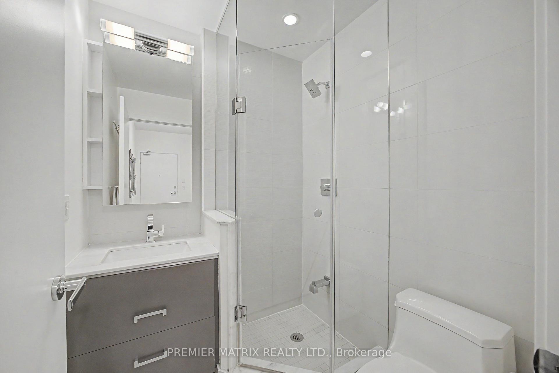 1830 Bloor Street W 930, Toronto W02 — photo 3 of 5