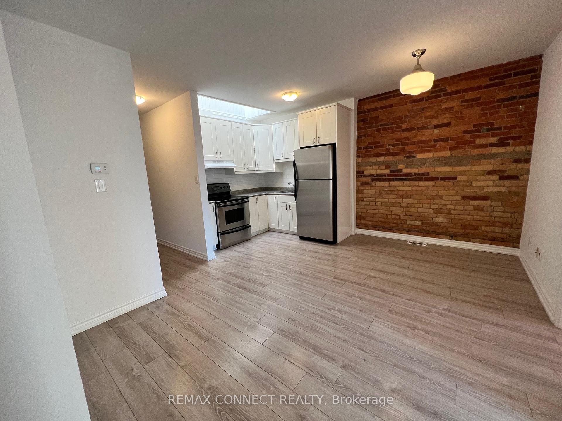 2828 Dundas Street W 2A, Toronto W02 — photo 2 of 5