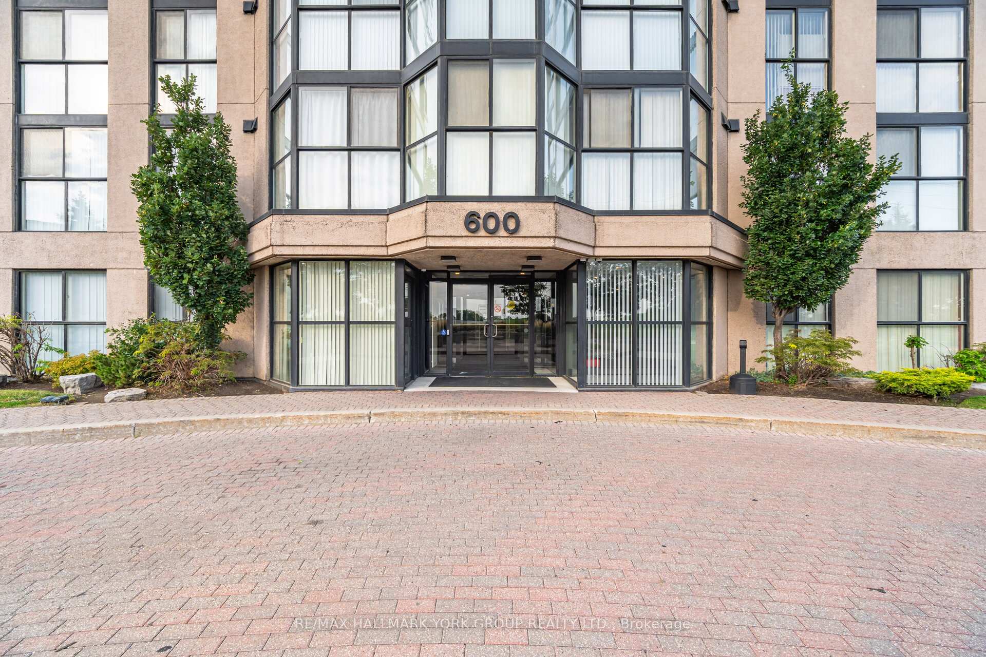 600 Rexdale Boulevard 1402, Toronto W10 — photo 2 of 5