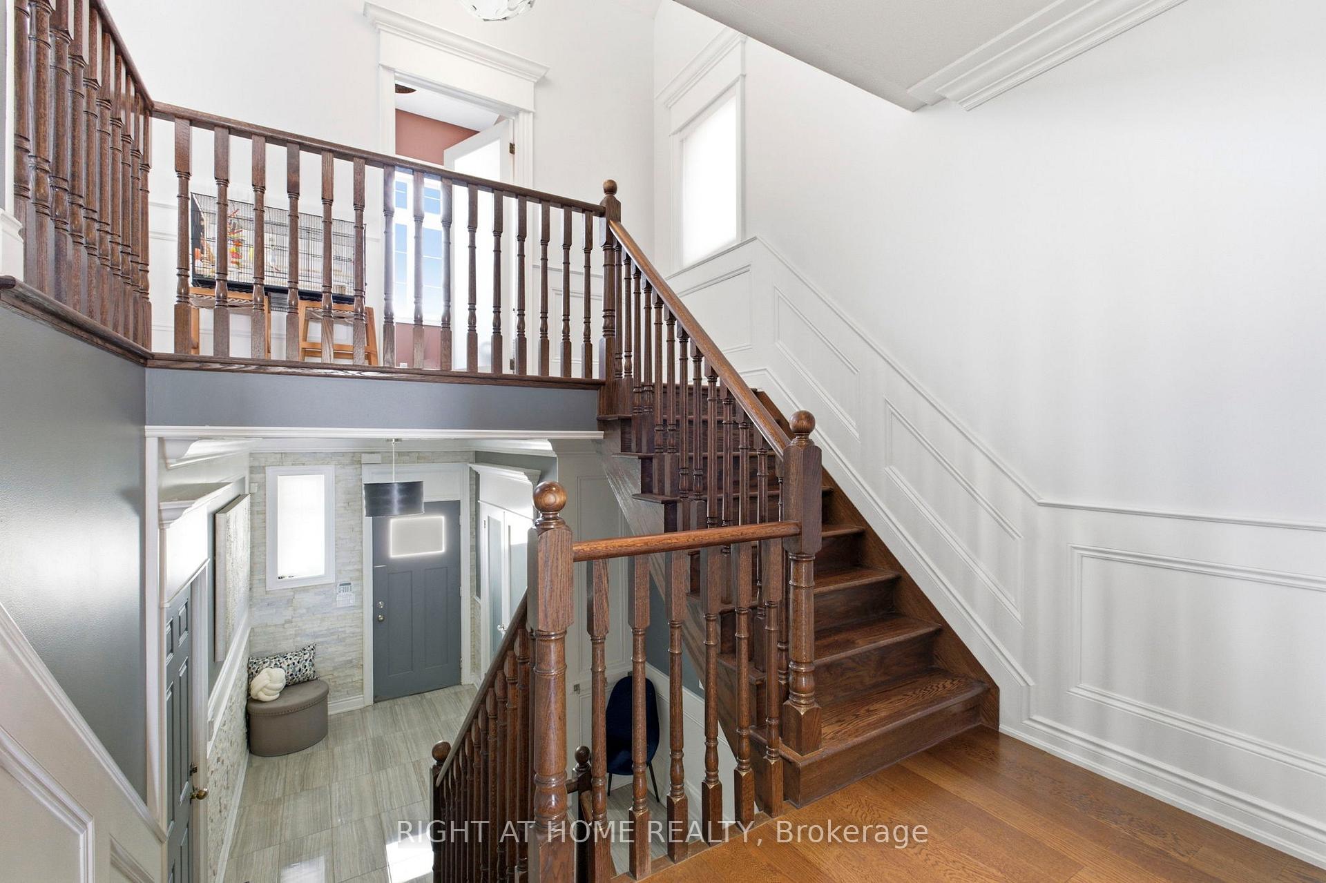 10 Learmont Avenue, Caledon — photo 4 of 5