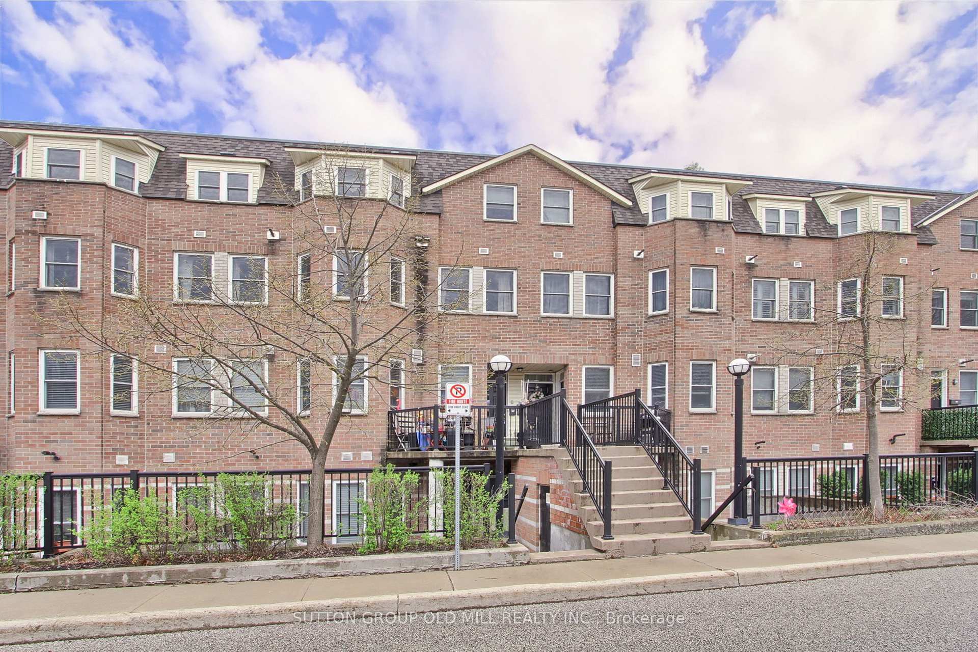 760 Lawrence Avenue W 167, Toronto W04, ON M6A 3E7 — Toronto W04, Ontario