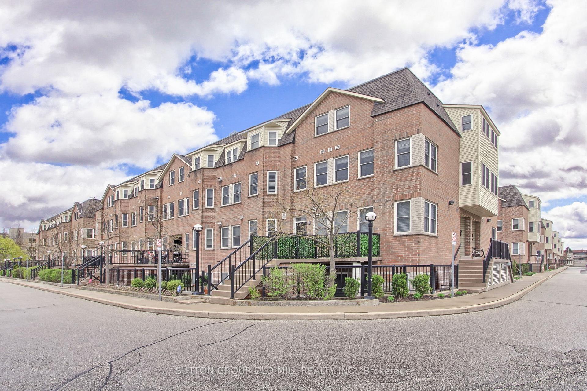 760 Lawrence Avenue W 167, Toronto W04 — photo 2 of 5