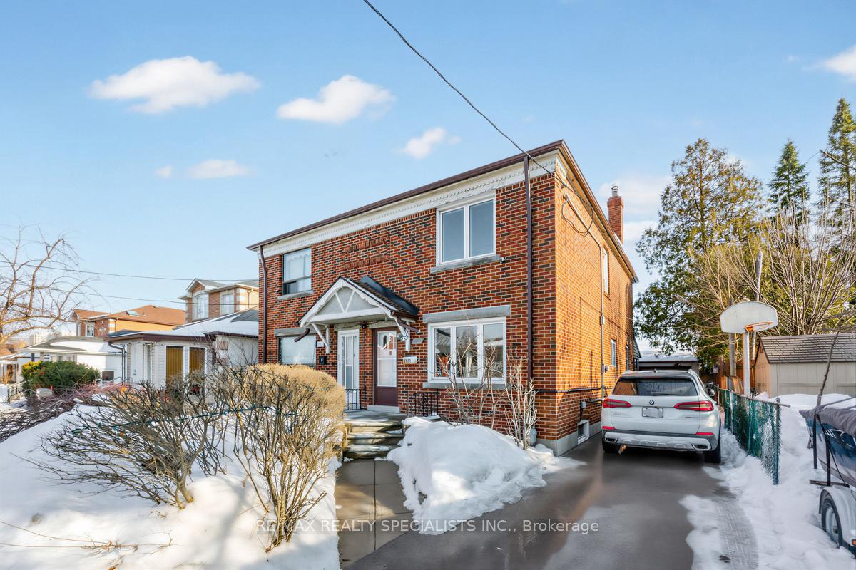 1035 Briar Hill Avenue Main & 2nd, Toronto W04, ON M6B 1M6 — Toronto W04, Ontario