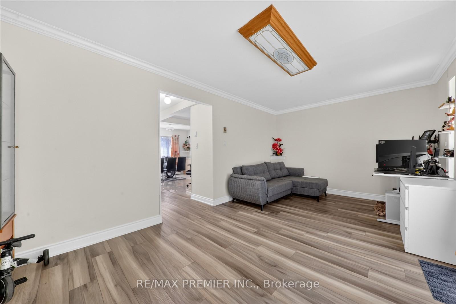 85 Driftwood Avenue 48, Toronto W05 — photo 2 of 5