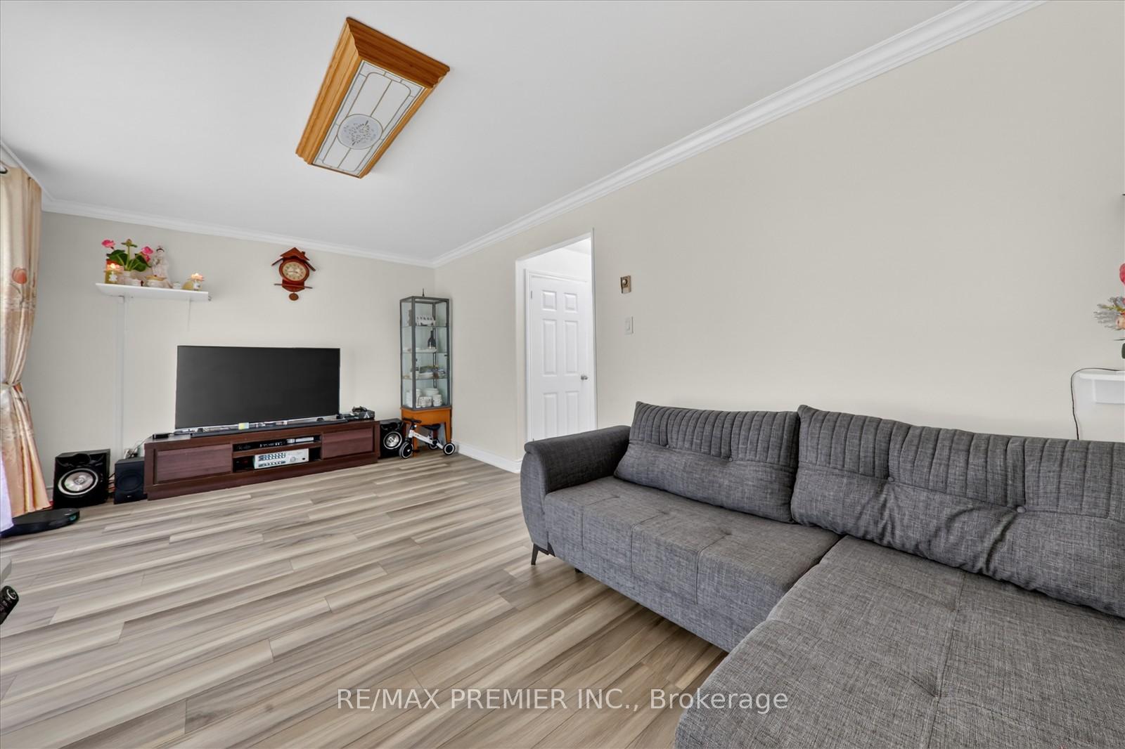 85 Driftwood Avenue 48, Toronto W05 — photo 3 of 5