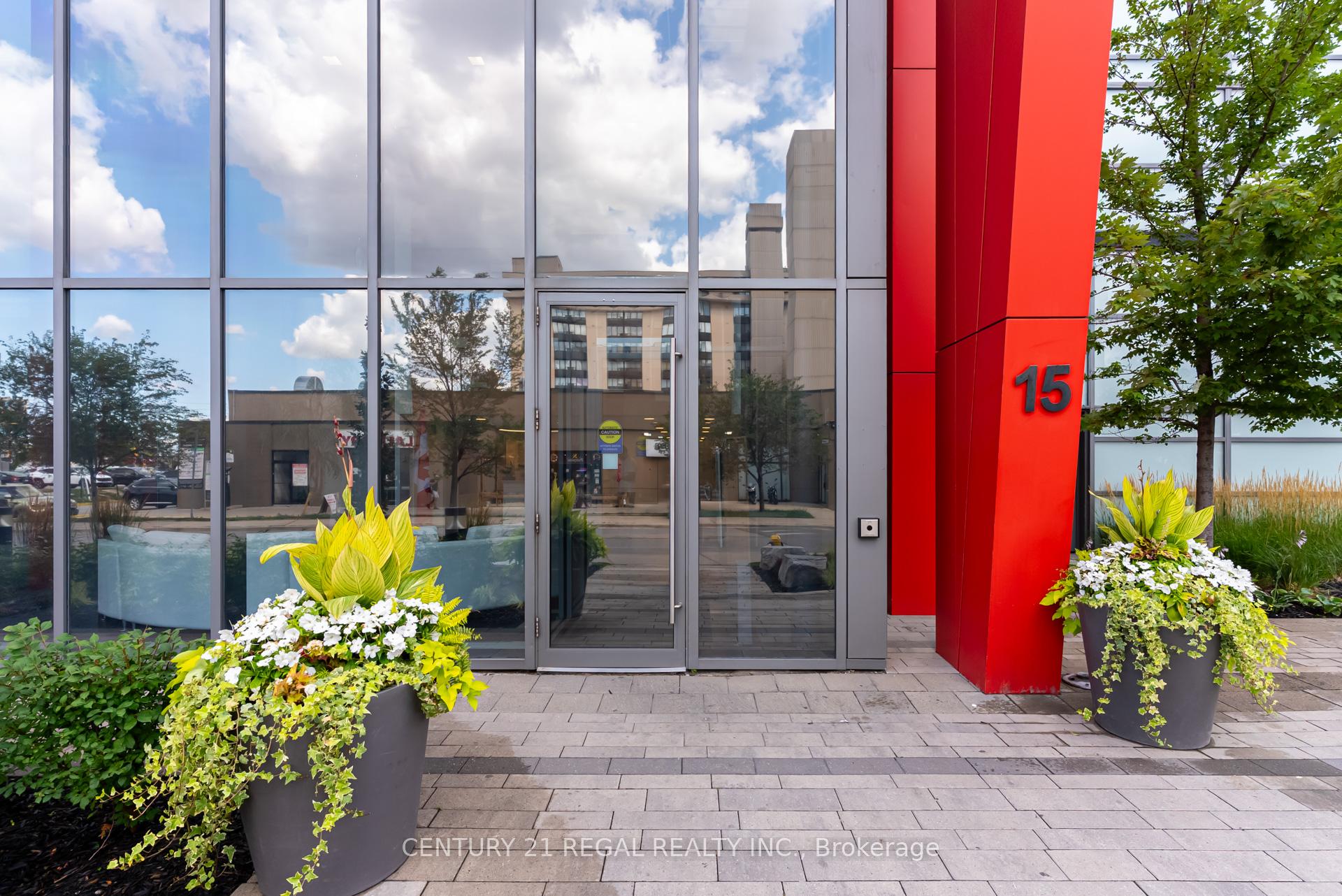 15 James Finlay Way 710, Toronto W05 — photo 4 of 5