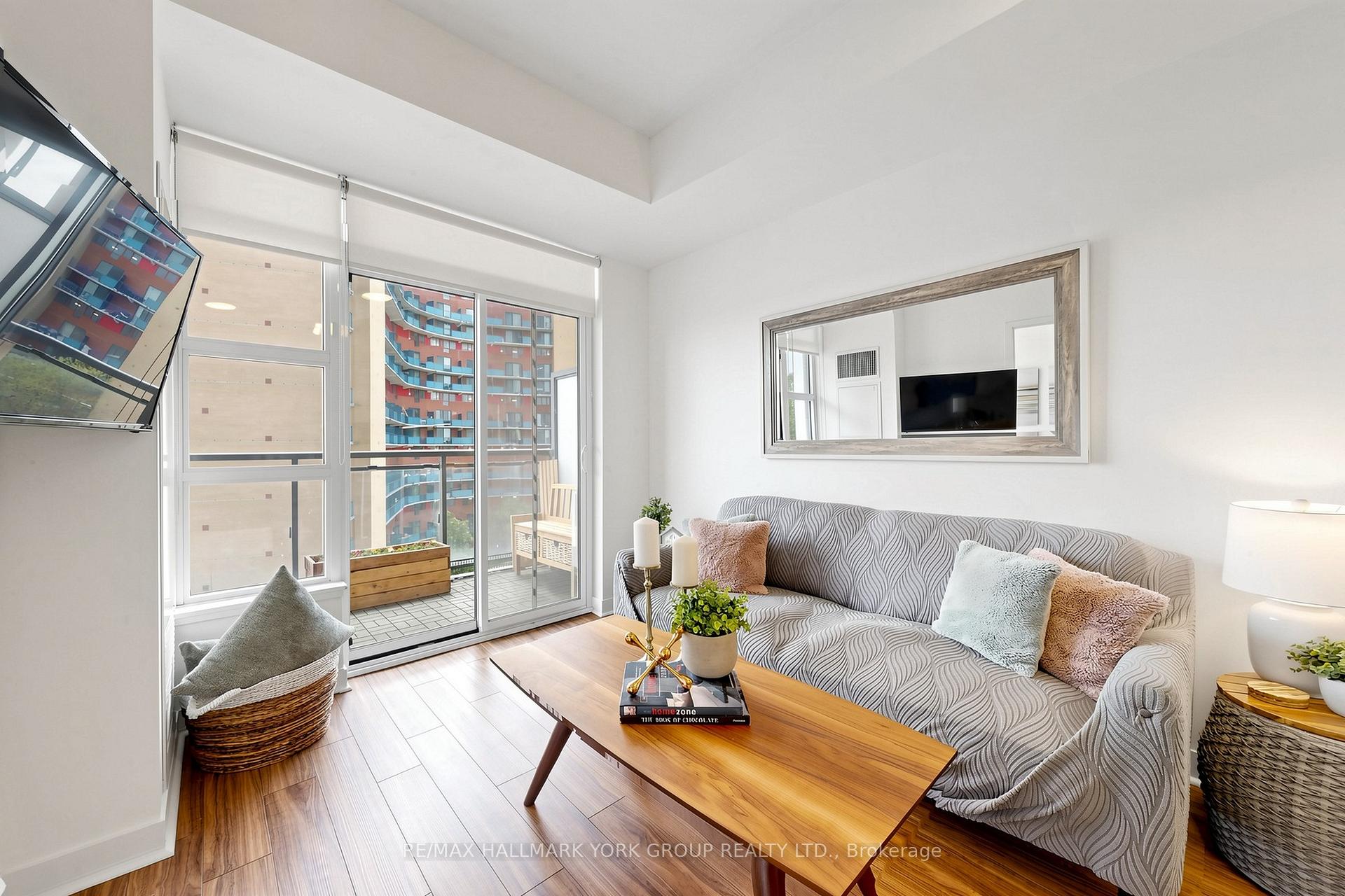 840 Queen's Plate Drive 612, Toronto W10 — photo 3 of 5