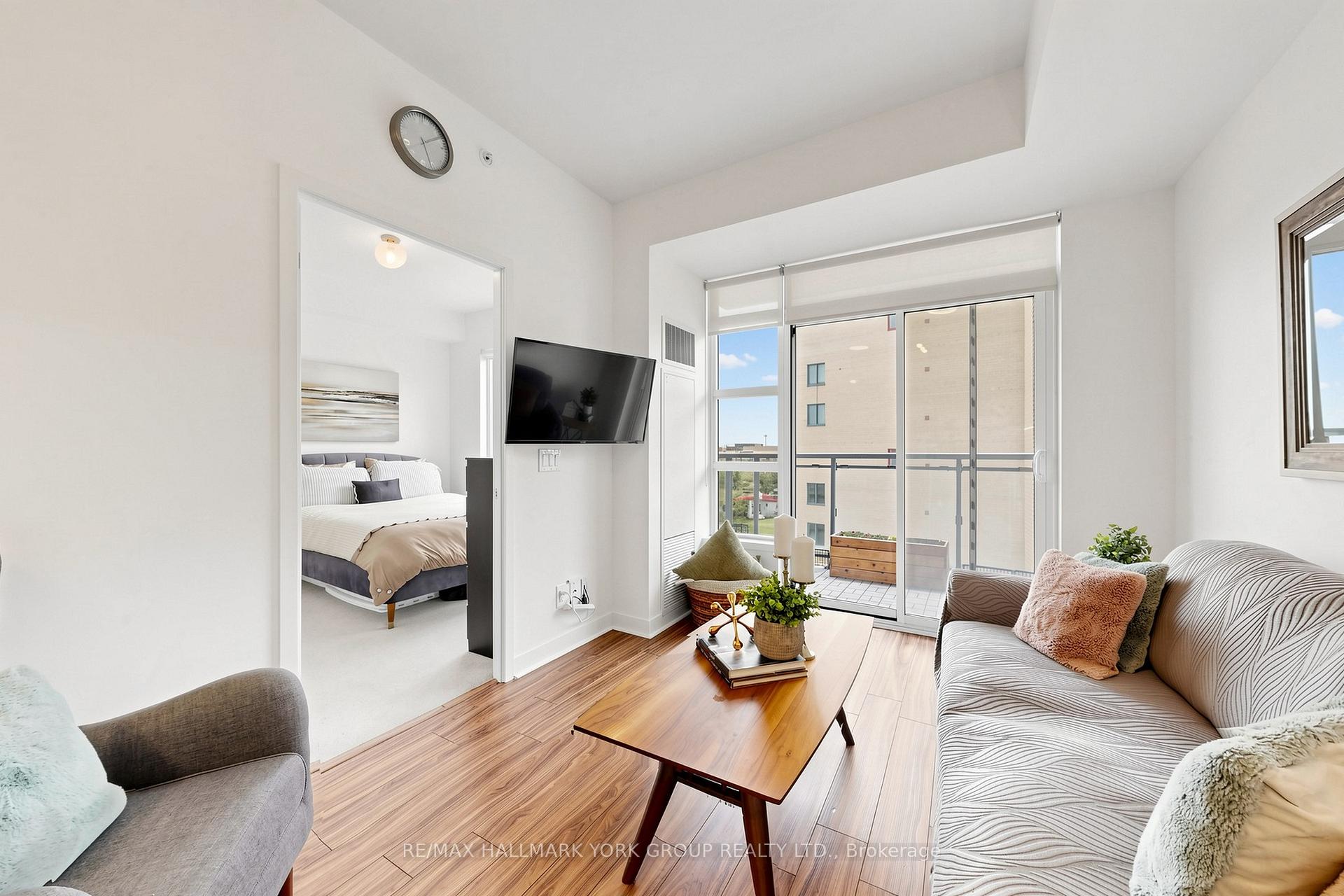 840 Queen's Plate Drive 612, Toronto W10 — photo 4 of 5