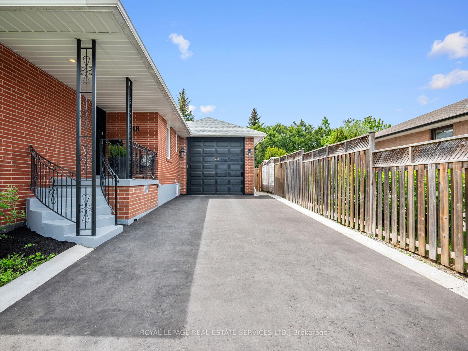 148 Wincott Drive, Toronto W09 — photo 3 of 5