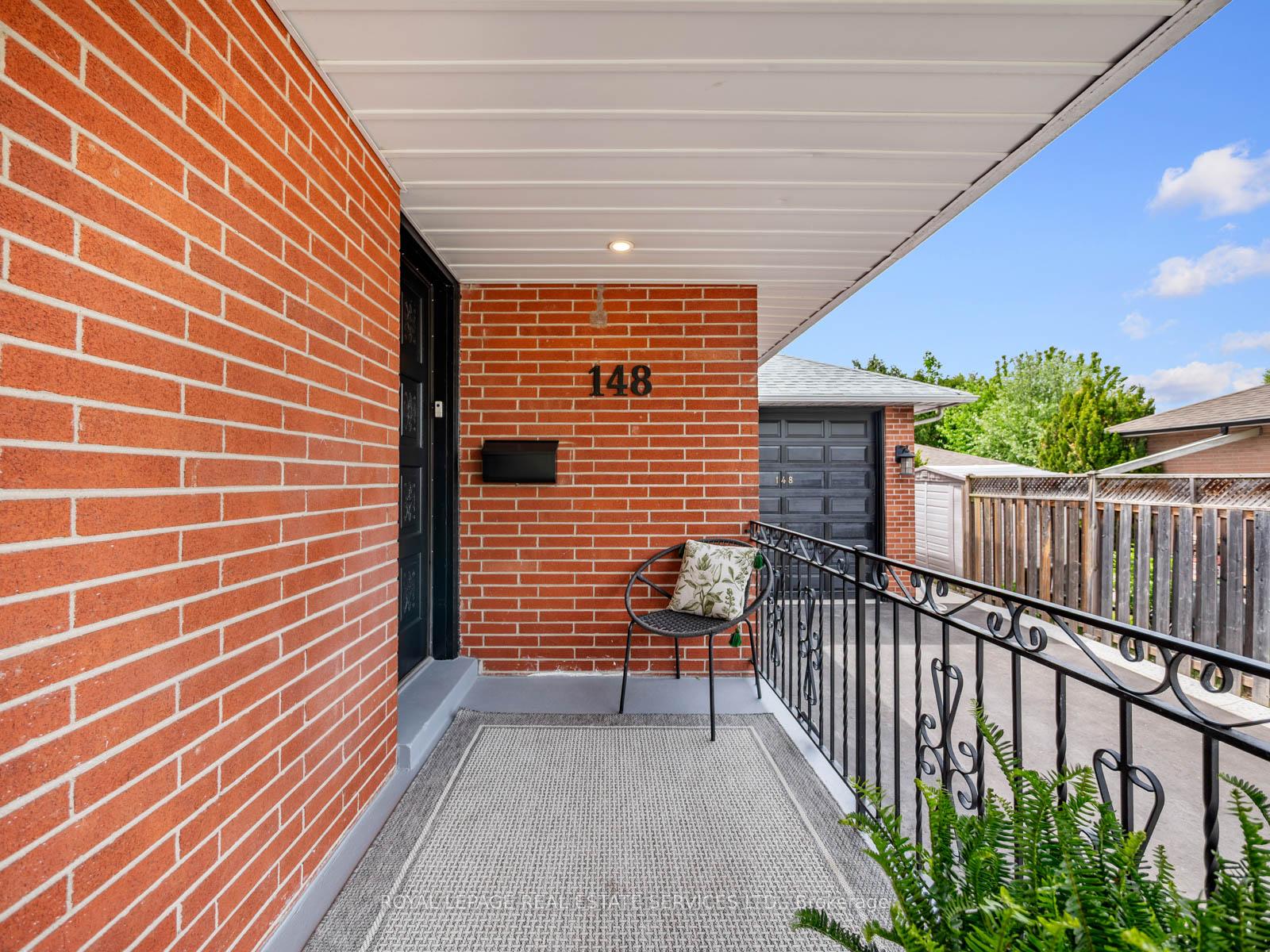 148 Wincott Drive, Toronto W09 — photo 4 of 5