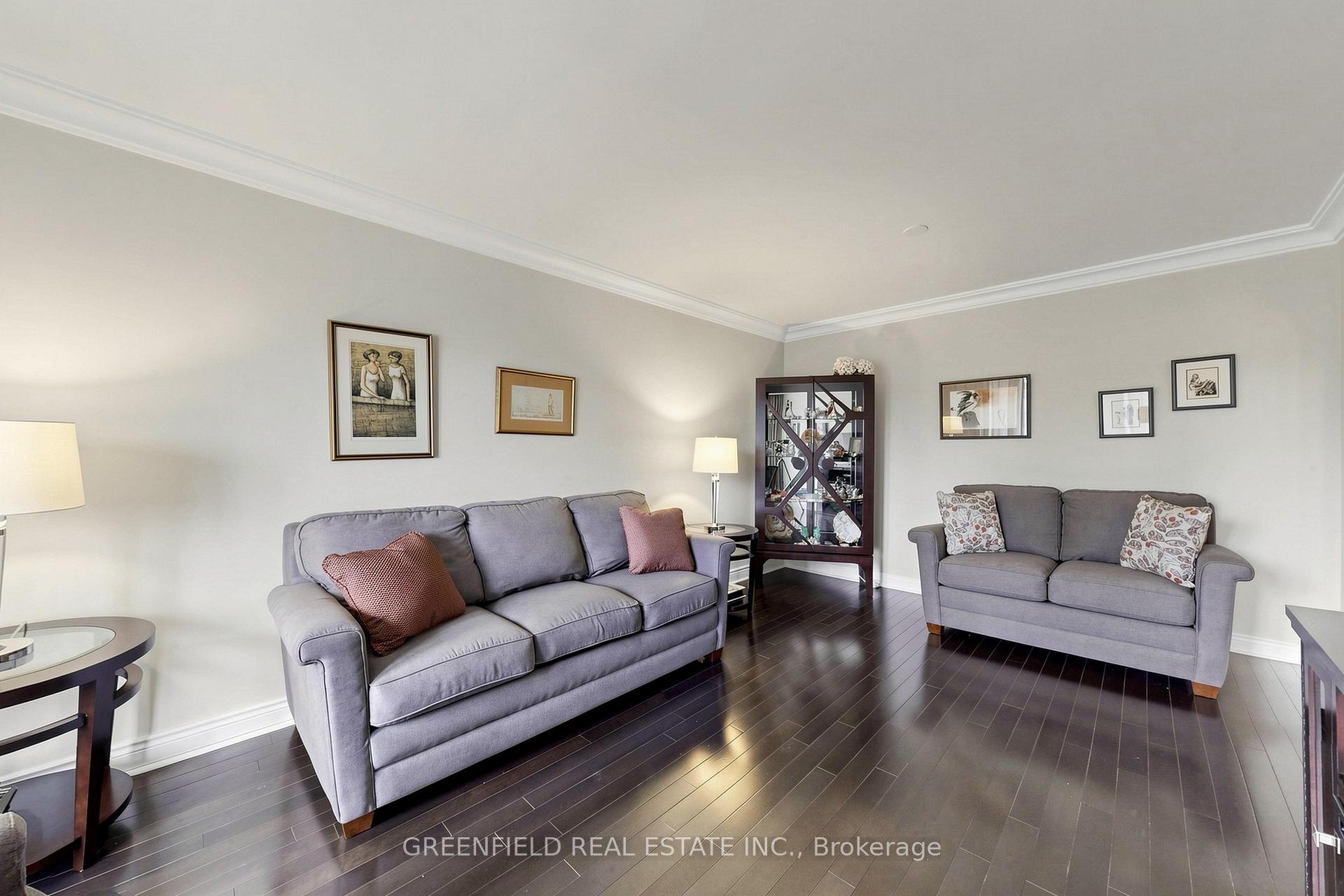 87 Mulholland Avenue, Toronto W04 — photo 3 of 5