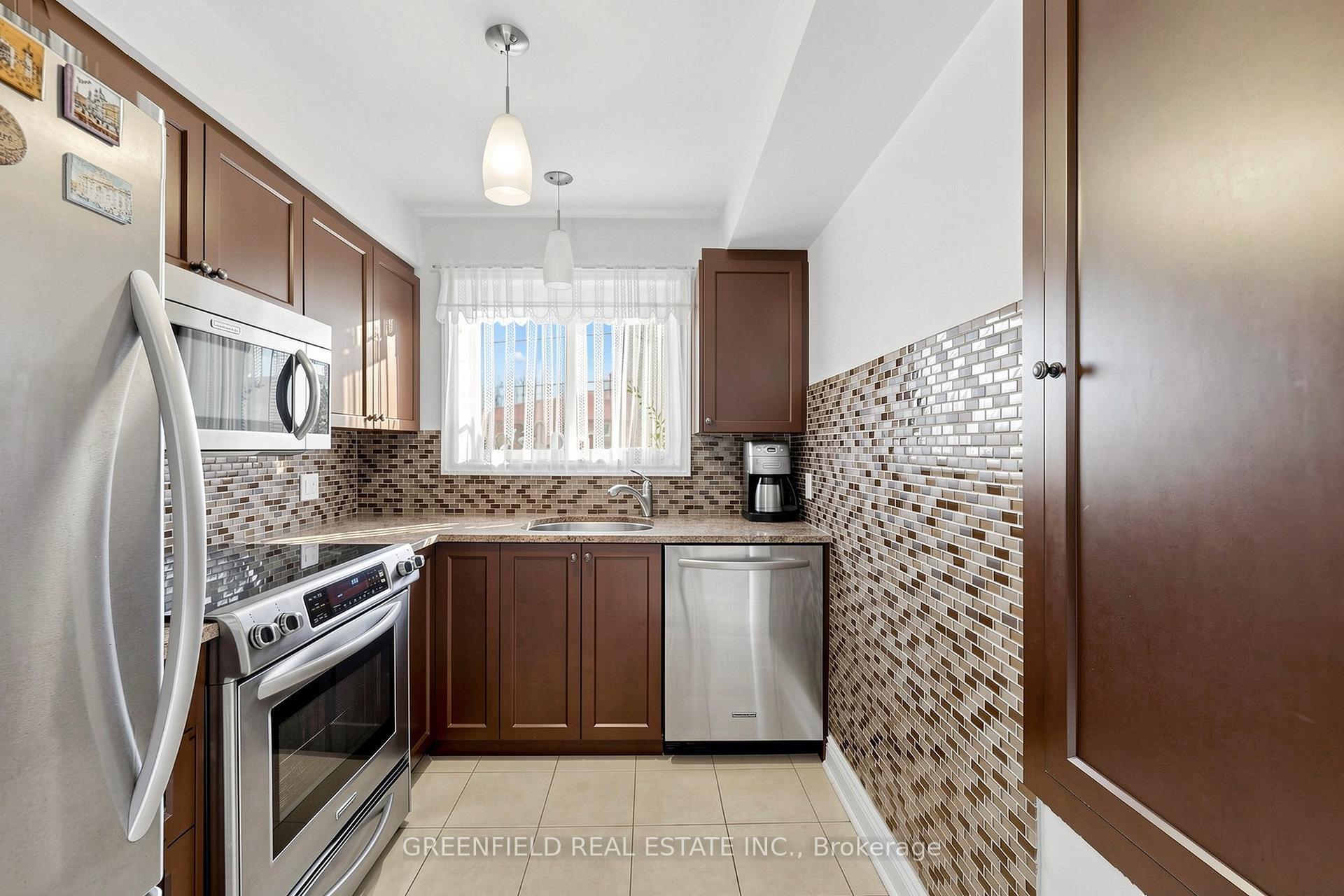 87 Mulholland Avenue, Toronto W04 — photo 5 of 5