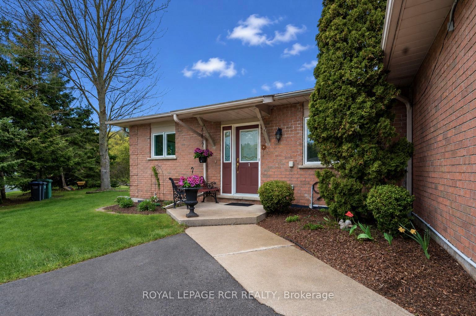 28 Reddington Drive 1, Caledon — photo 2 of 5