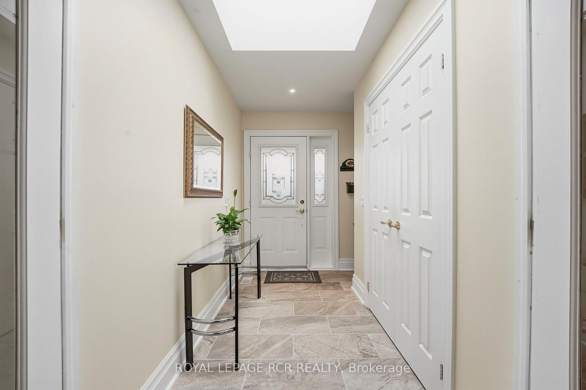 28 Reddington Drive 1, Caledon — photo 3 of 5