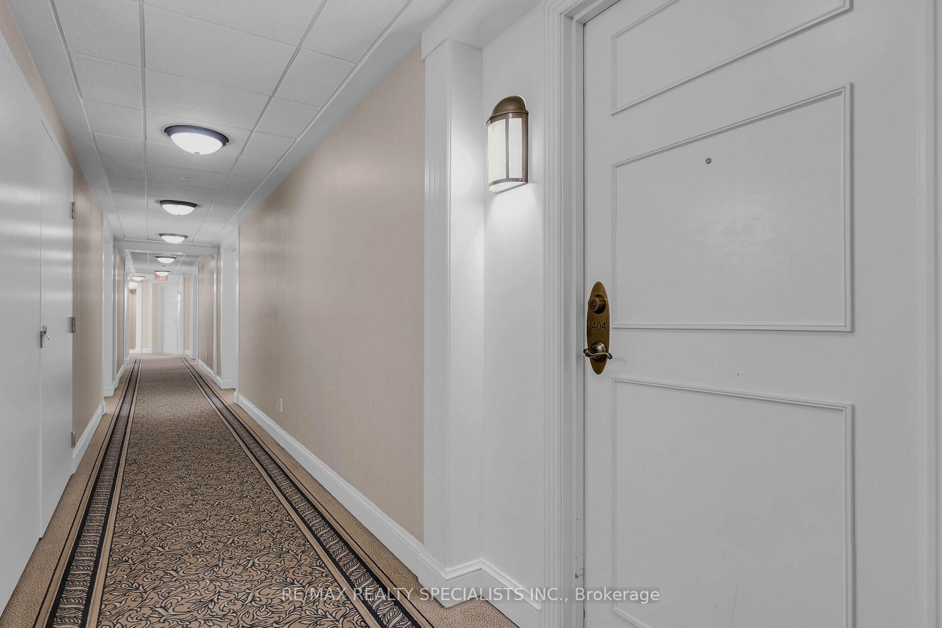 710 Humberwood Boulevard 1404, Toronto W10 — photo 4 of 5