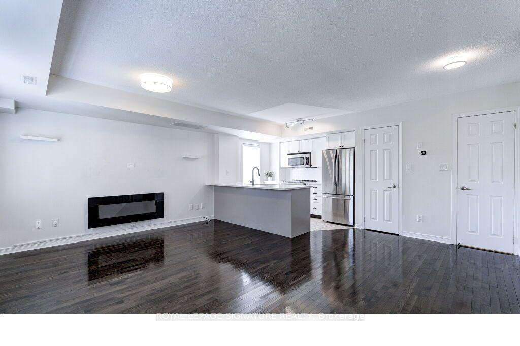 25 Turntable Crescent 231, Toronto W02 — photo 4 of 5