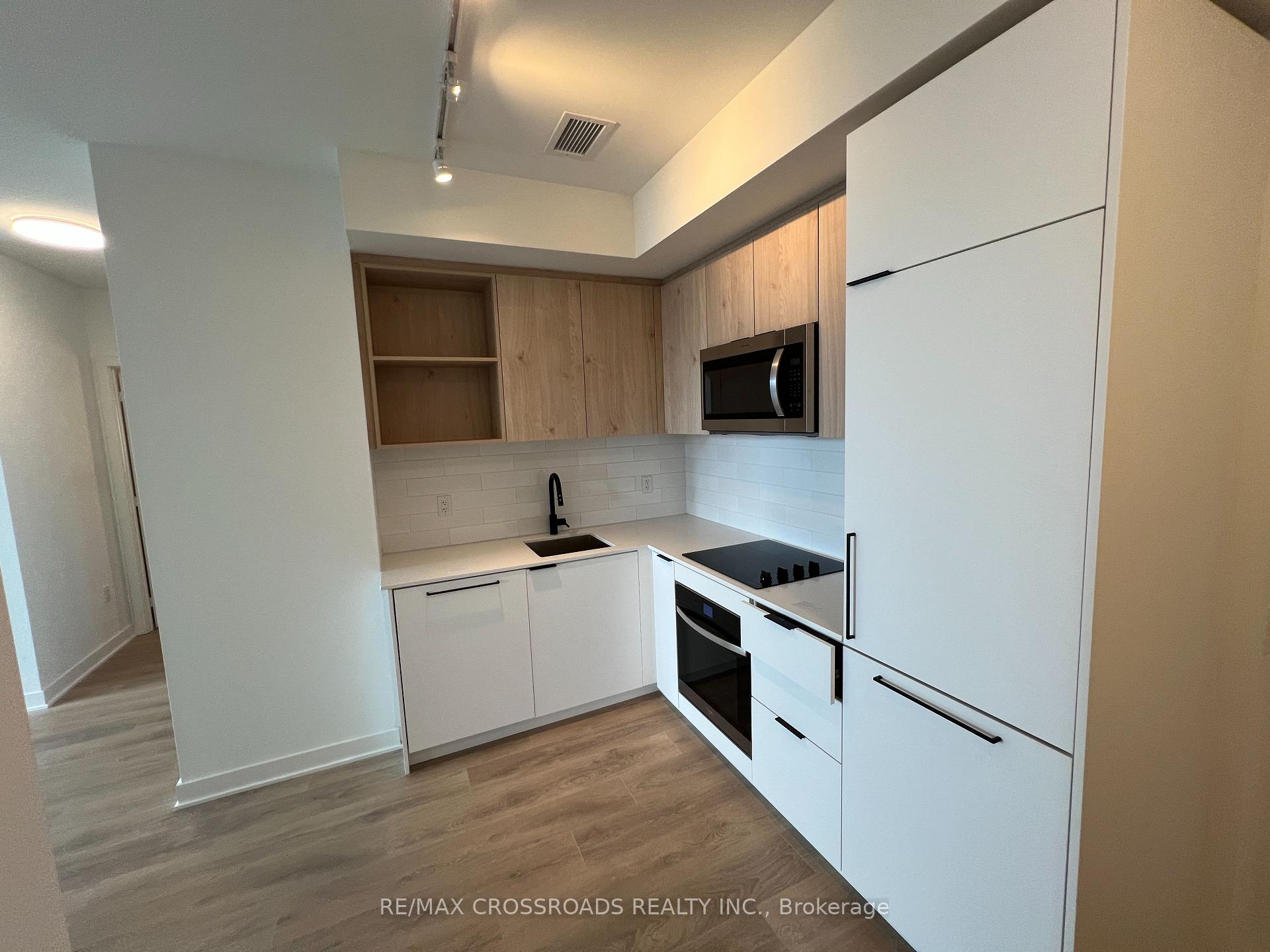 1185 Dupont Street 801, Toronto W02 — photo 2 of 5