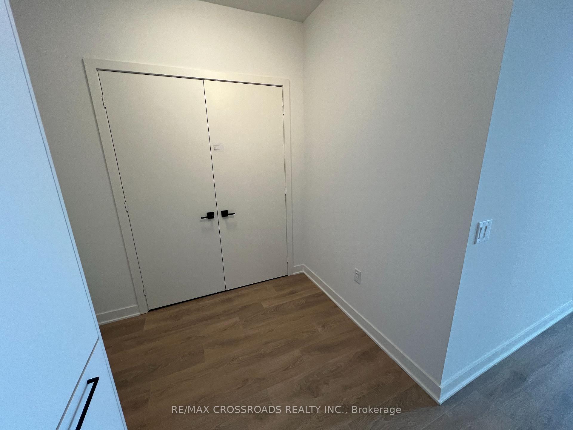 1185 Dupont Street 801, Toronto W02 — photo 3 of 5