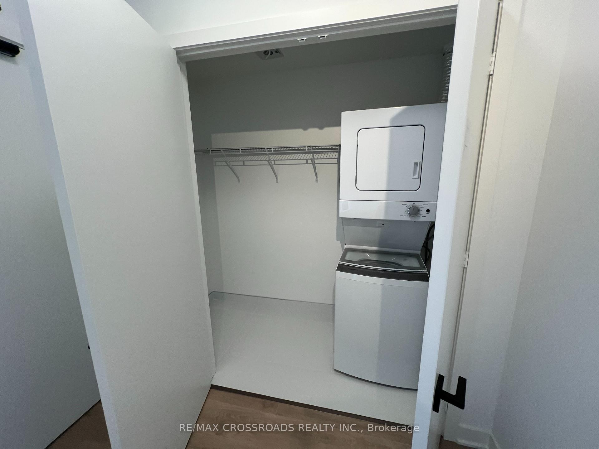 1185 Dupont Street 801, Toronto W02 — photo 4 of 5