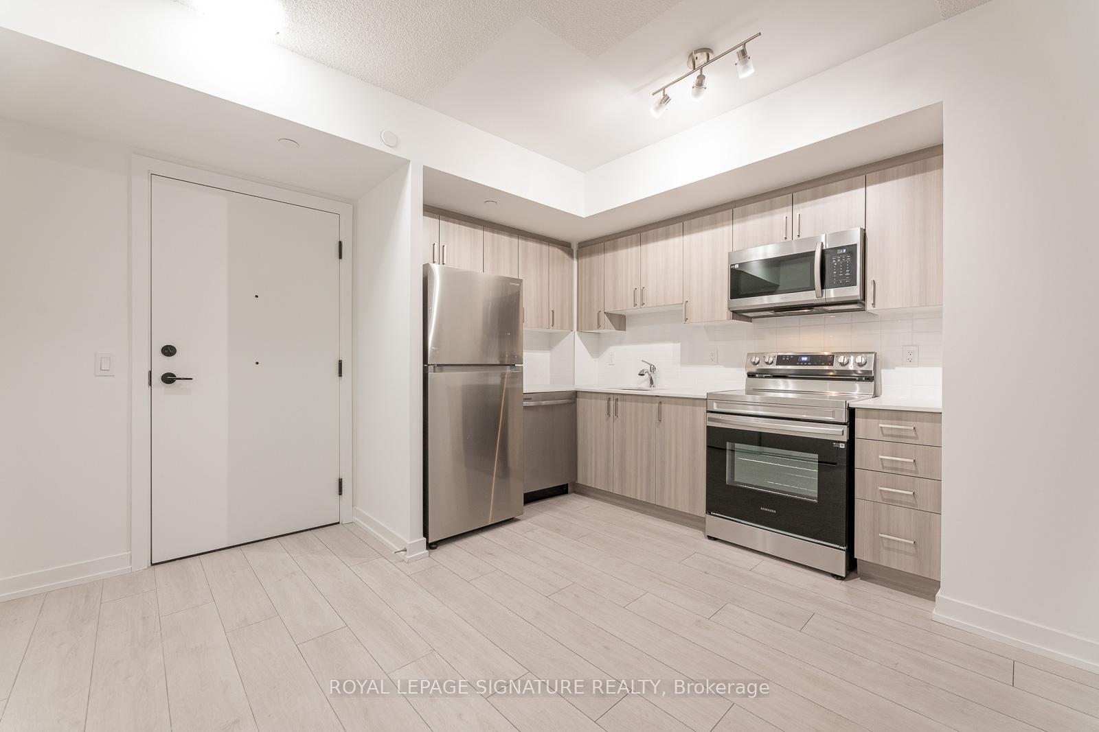 556 Marlee Avenue 331, Toronto W04 — photo 4 of 5