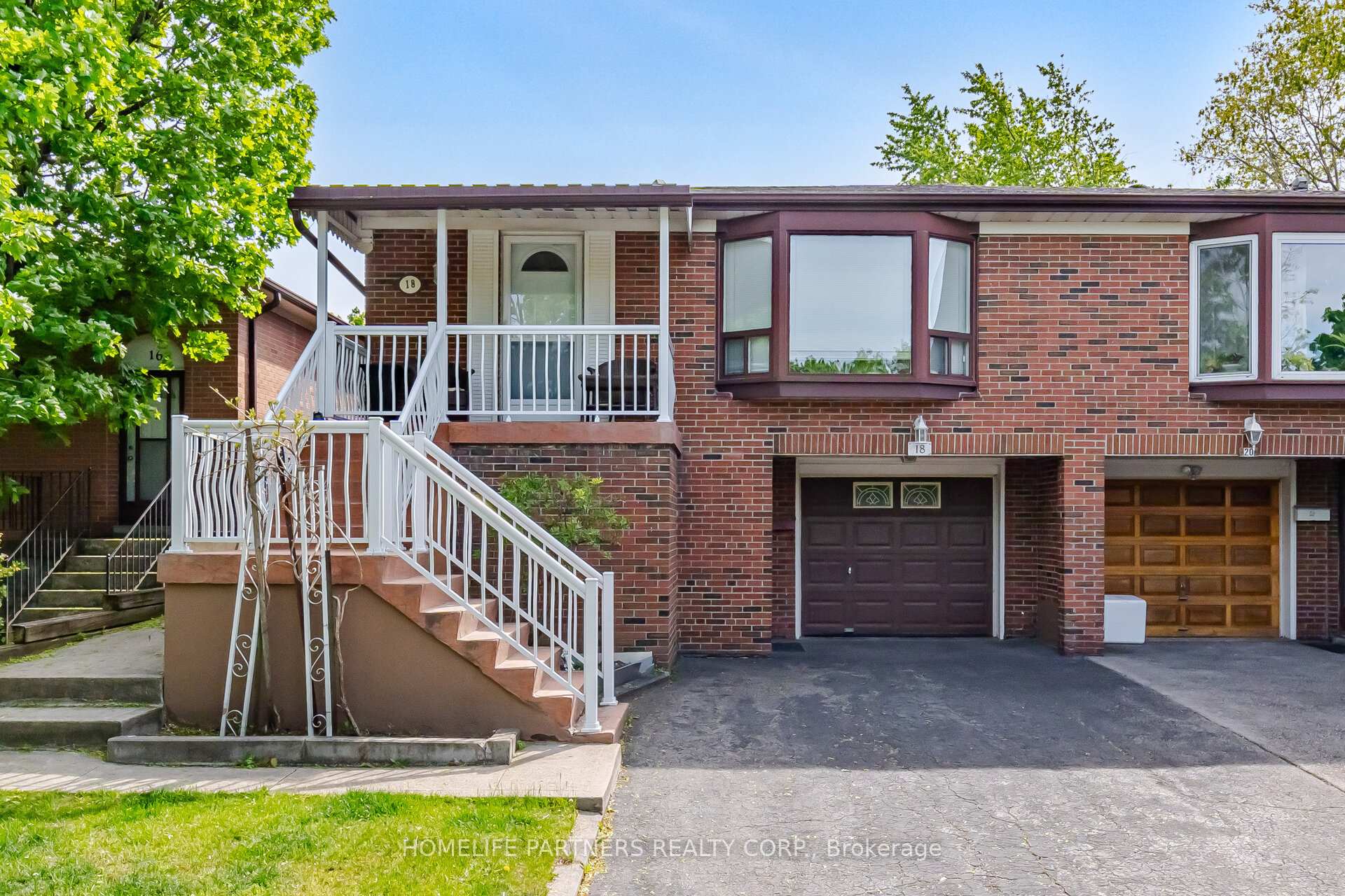 18 Zealand Road, Toronto W09, ON M9R 3W4 — Toronto W09, Ontario