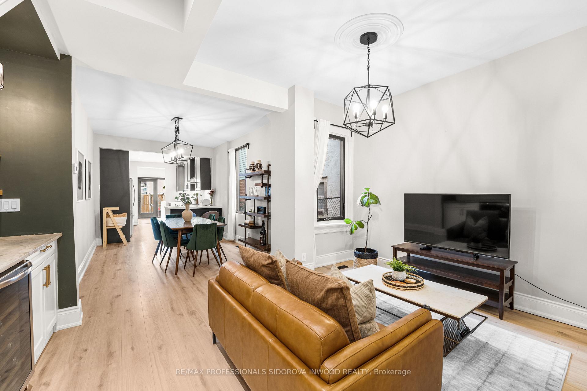 209 Maria Street, Toronto W02 — photo 2 of 5