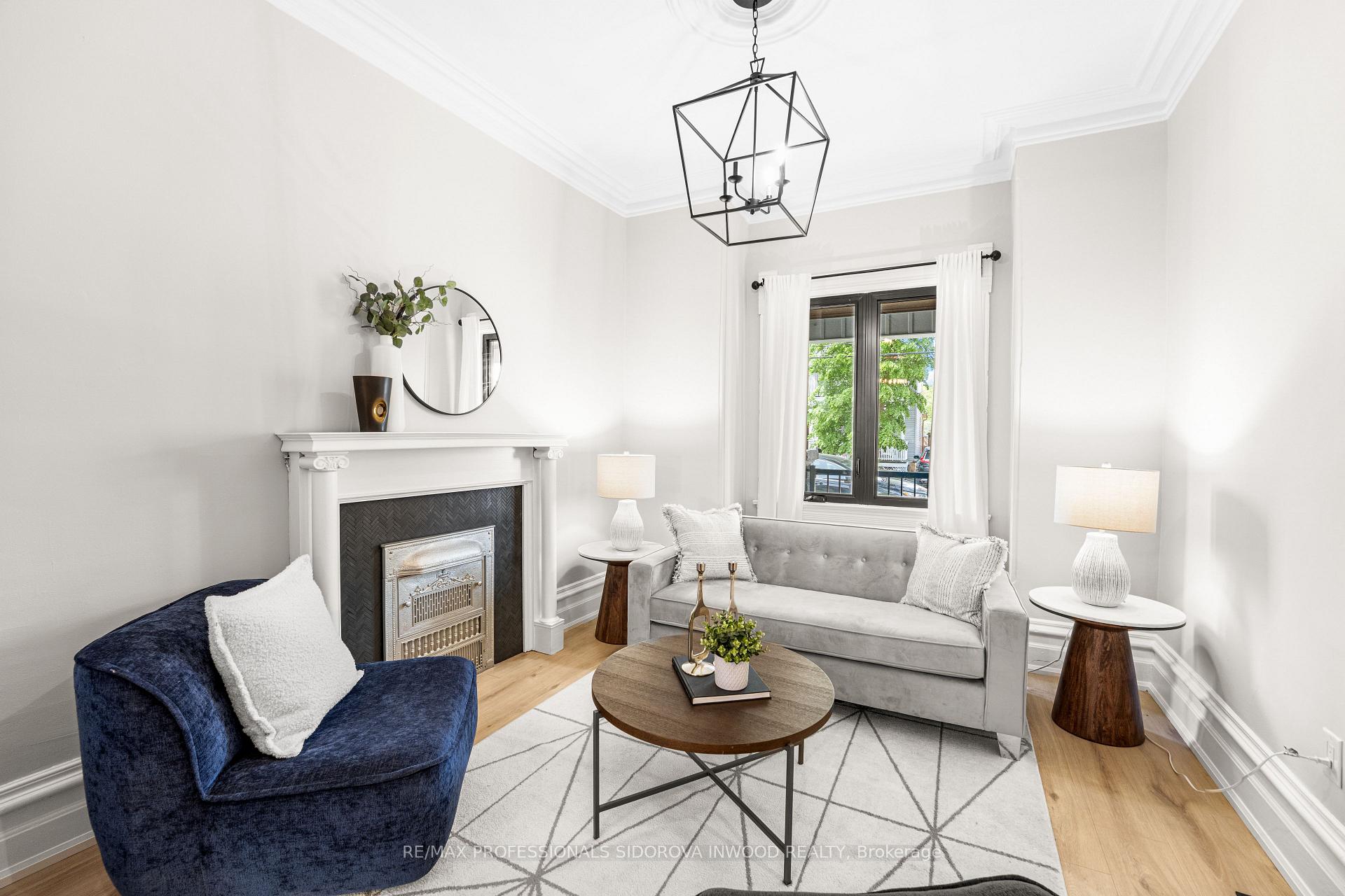 209 Maria Street, Toronto W02 — photo 3 of 5