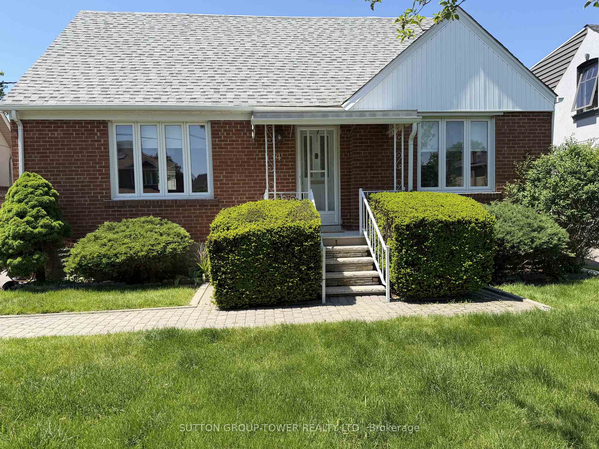 4 Steven Avenue, Toronto W04, ON M6B 3L8 — Toronto W04, Ontario