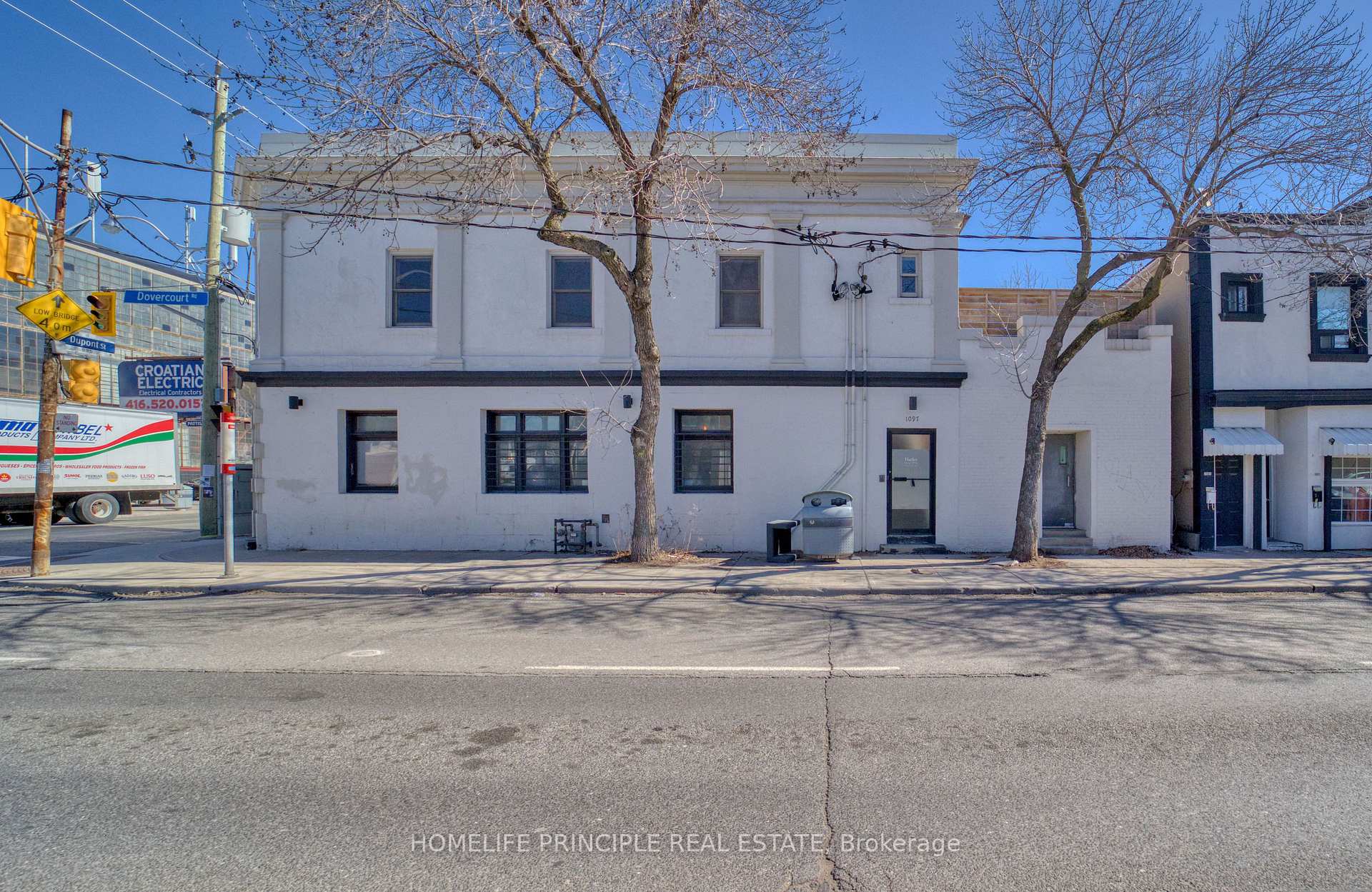 995 Dupont Street, Toronto W02 — photo 2 of 5