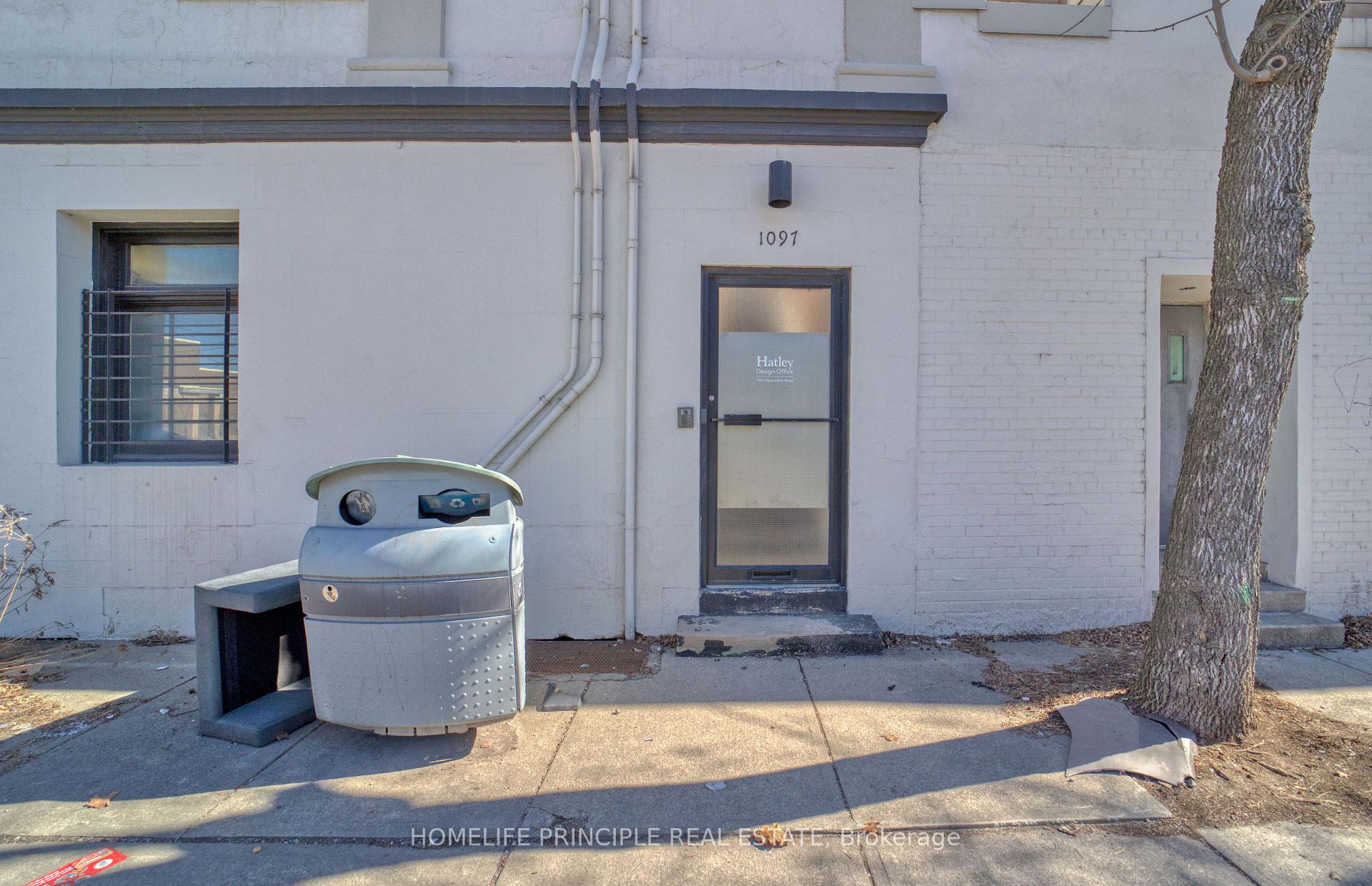 995 Dupont Street, Toronto W02 — photo 5 of 5
