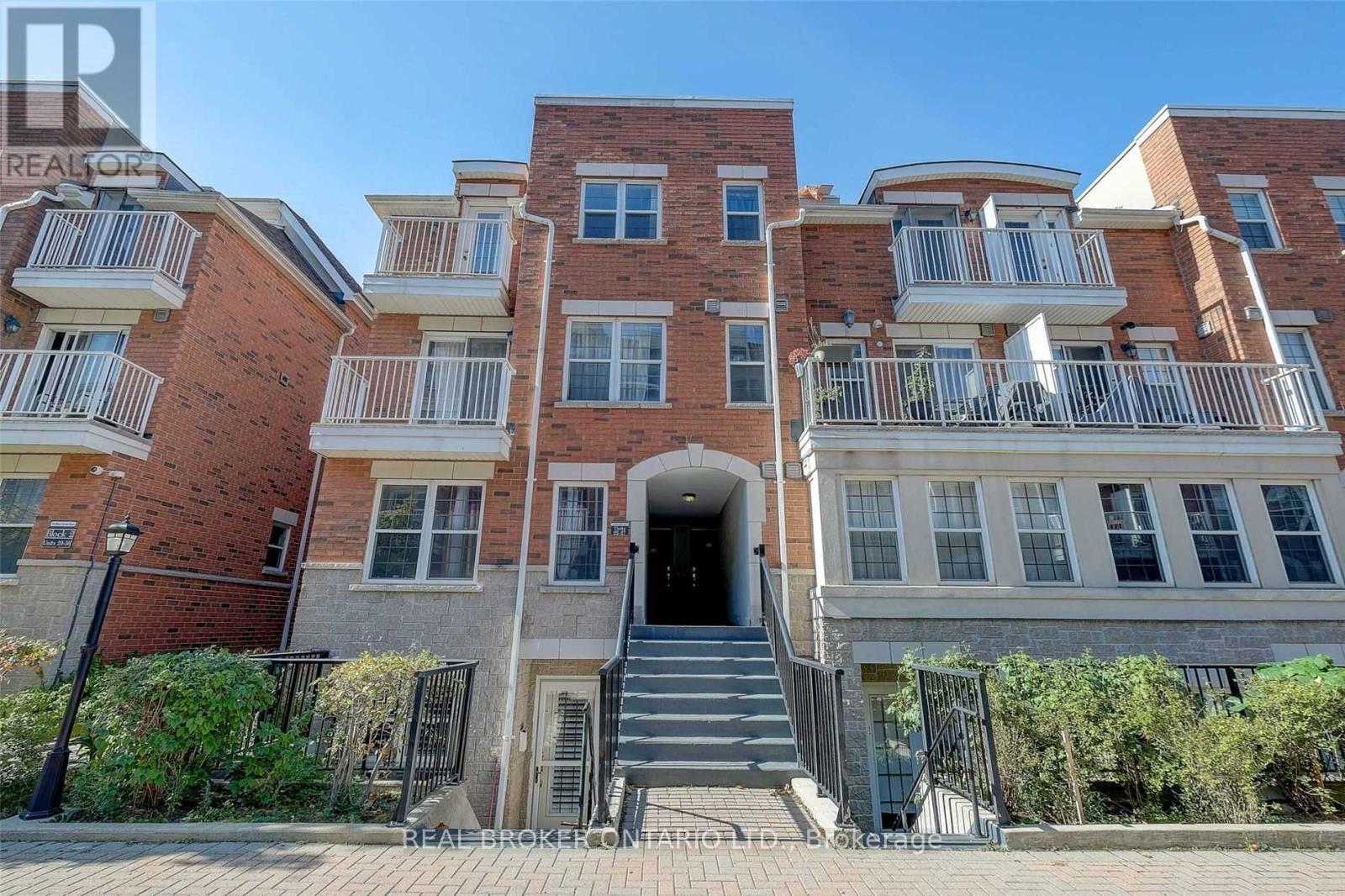 37 Four Winds Drive 26, Toronto W05, ON M3J 1K7 — Toronto W05, Ontario