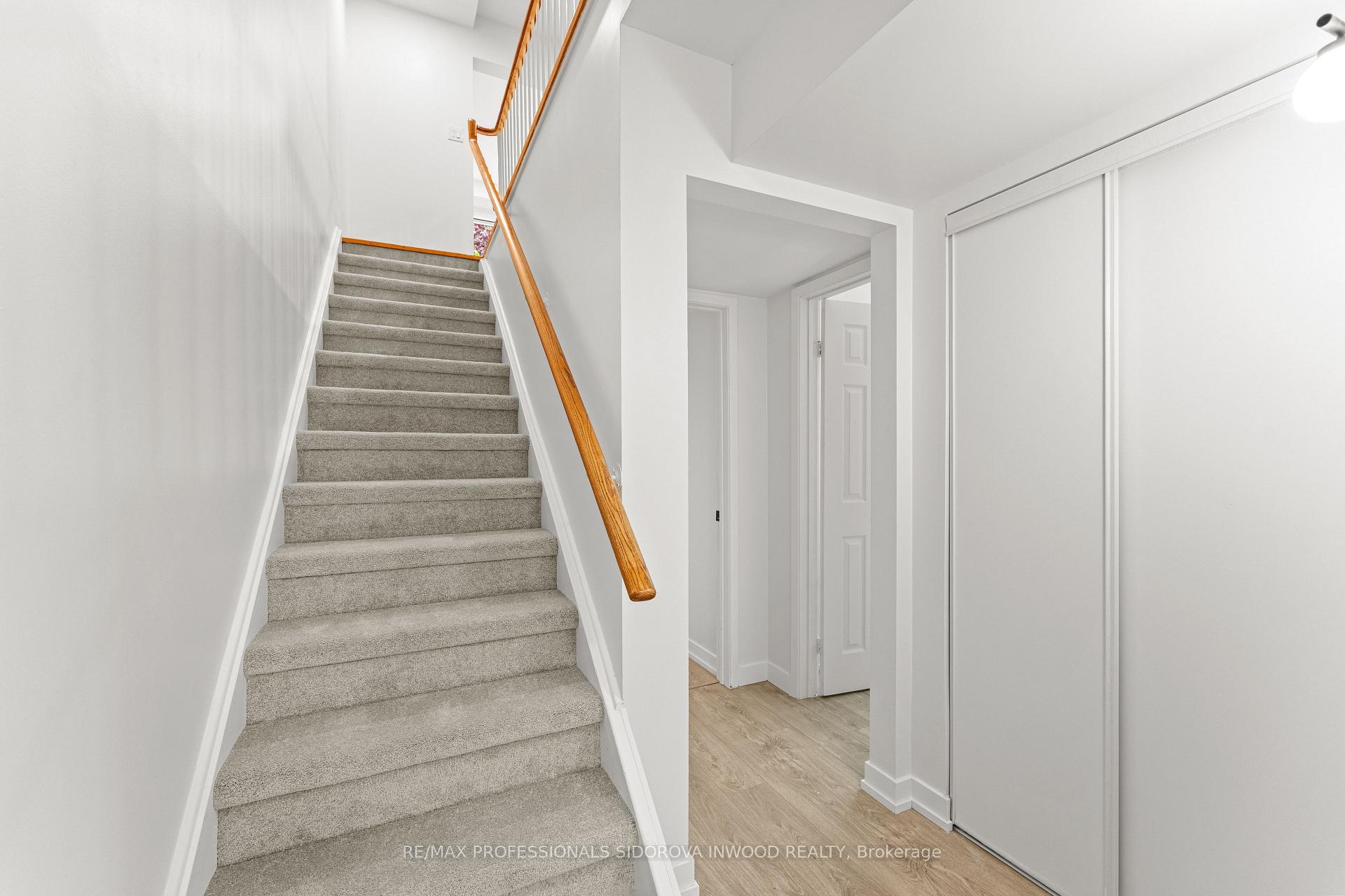 3 Laws Street, Toronto W02 — photo 4 of 5