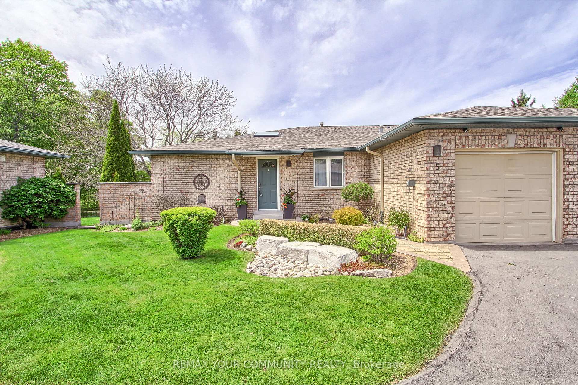 23 Reddington Drive 5, Caledon — photo 2 of 5