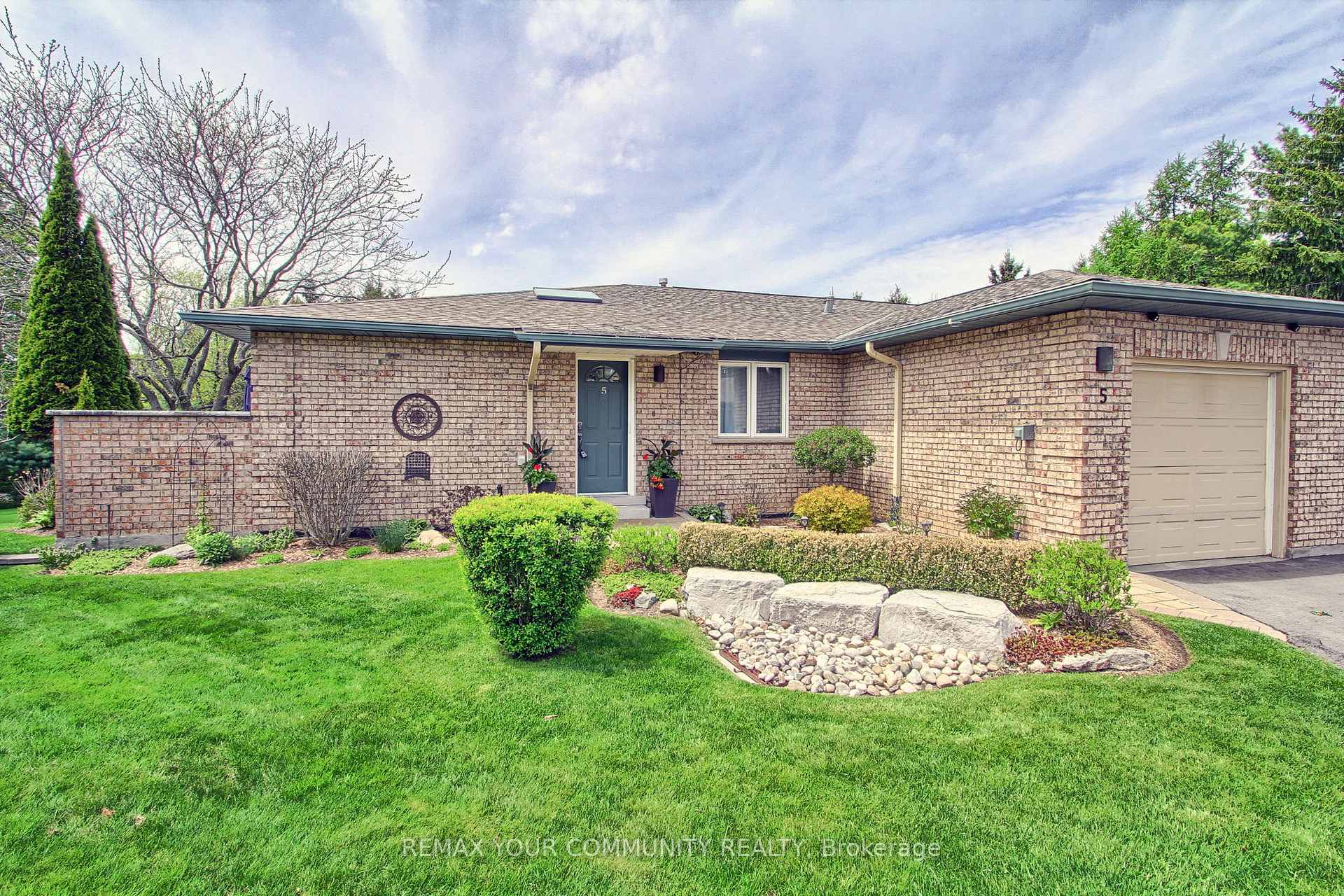 23 Reddington Drive 5, Caledon — photo 3 of 5
