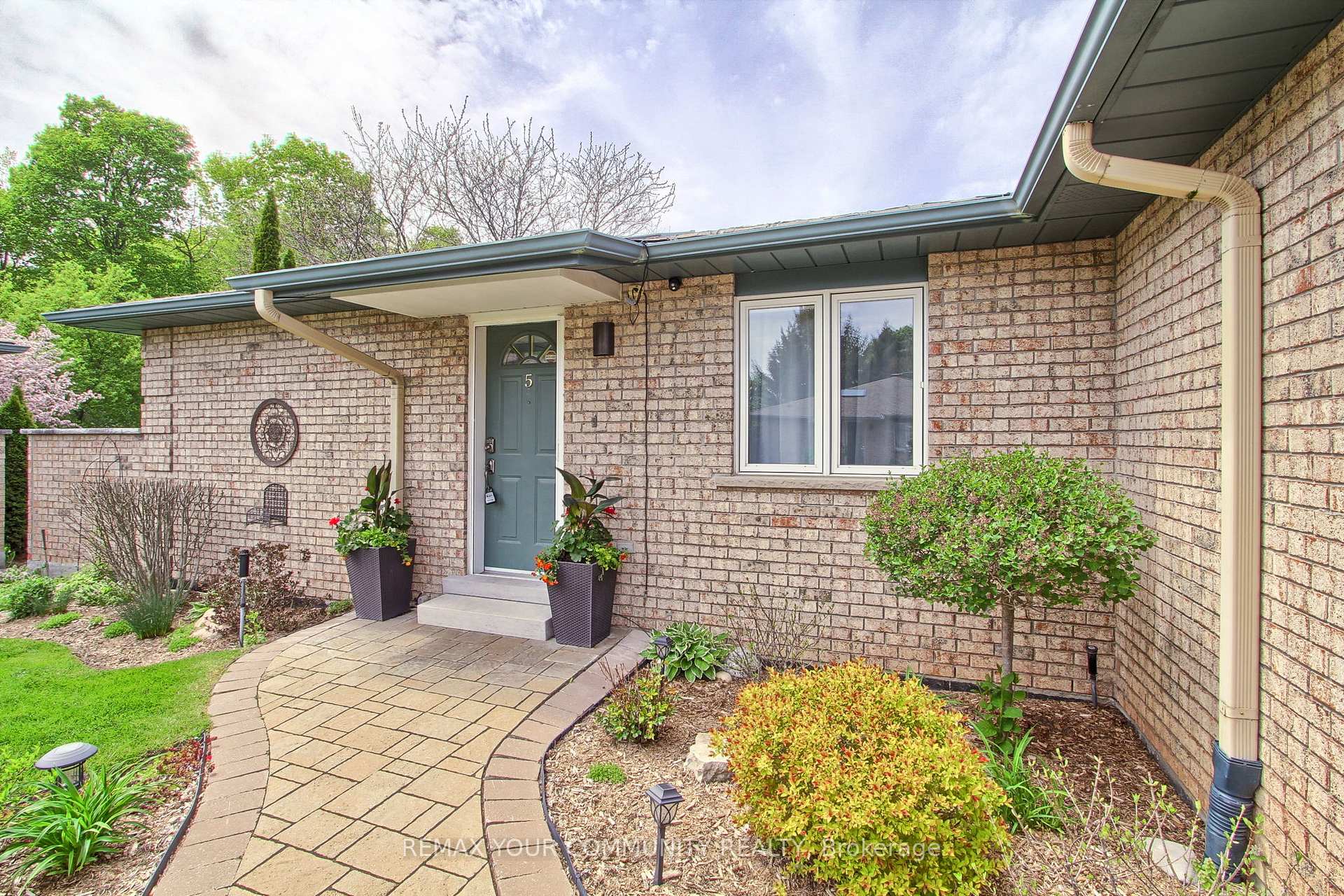 23 Reddington Drive 5, Caledon — photo 4 of 5