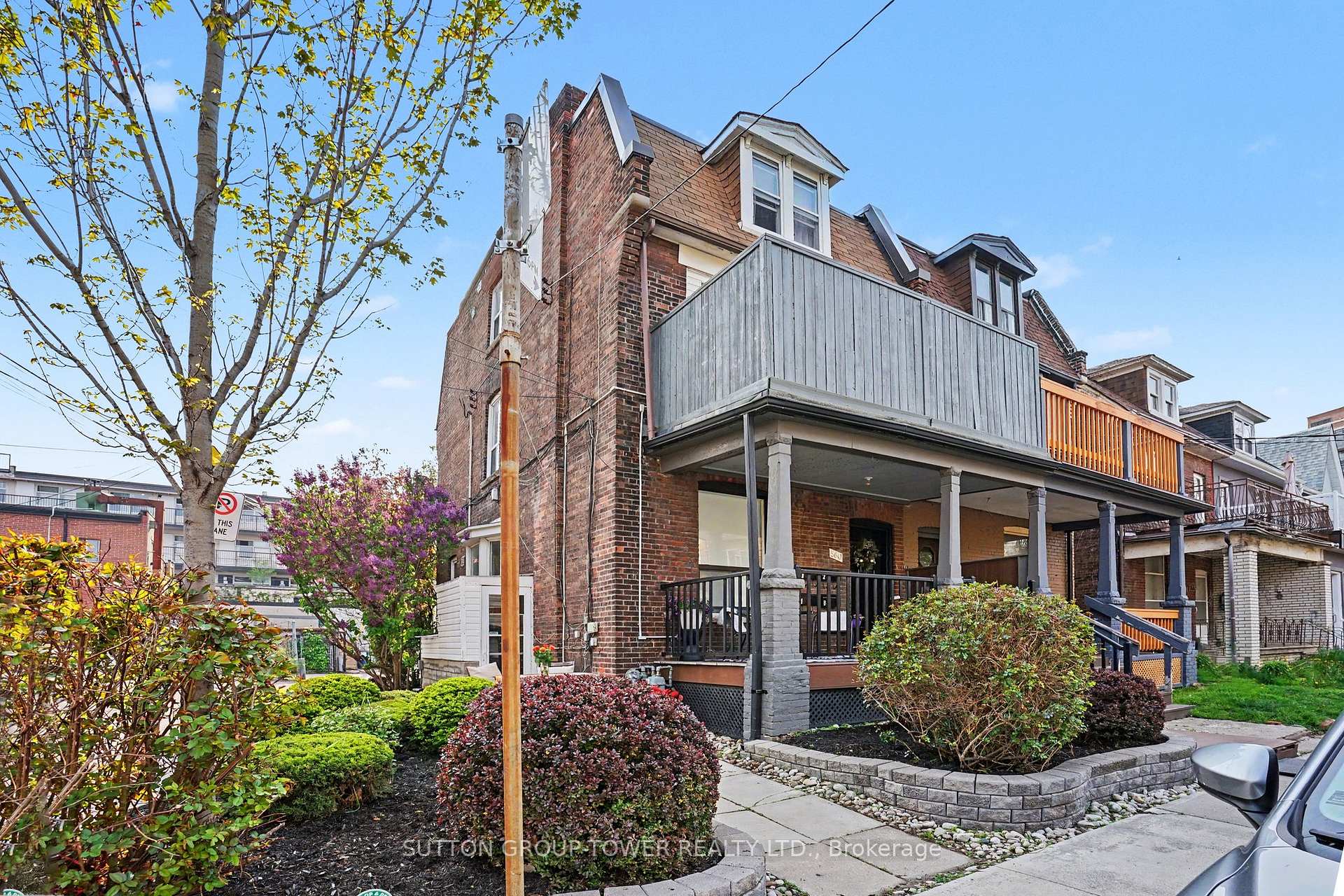 560 Indian Grove, Toronto W02 — photo 3 of 5