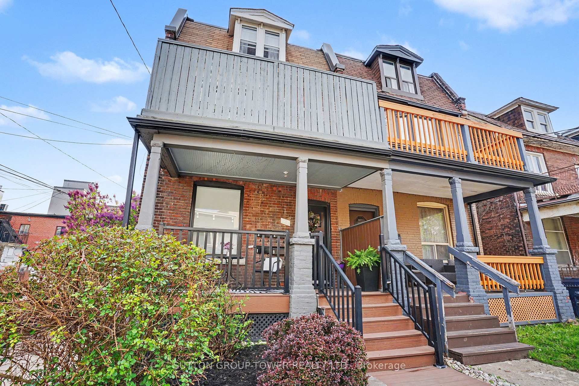 560 Indian Grove, Toronto W02 — photo 4 of 5