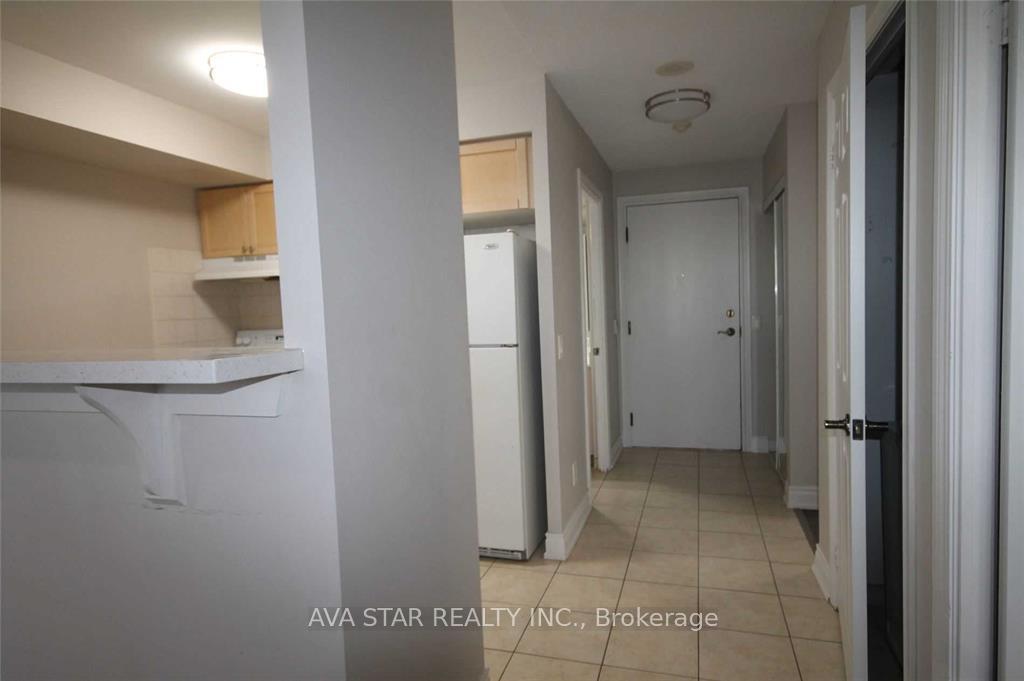 700 Humberwood Boulevard 1029, Toronto W10 — photo 3 of 5