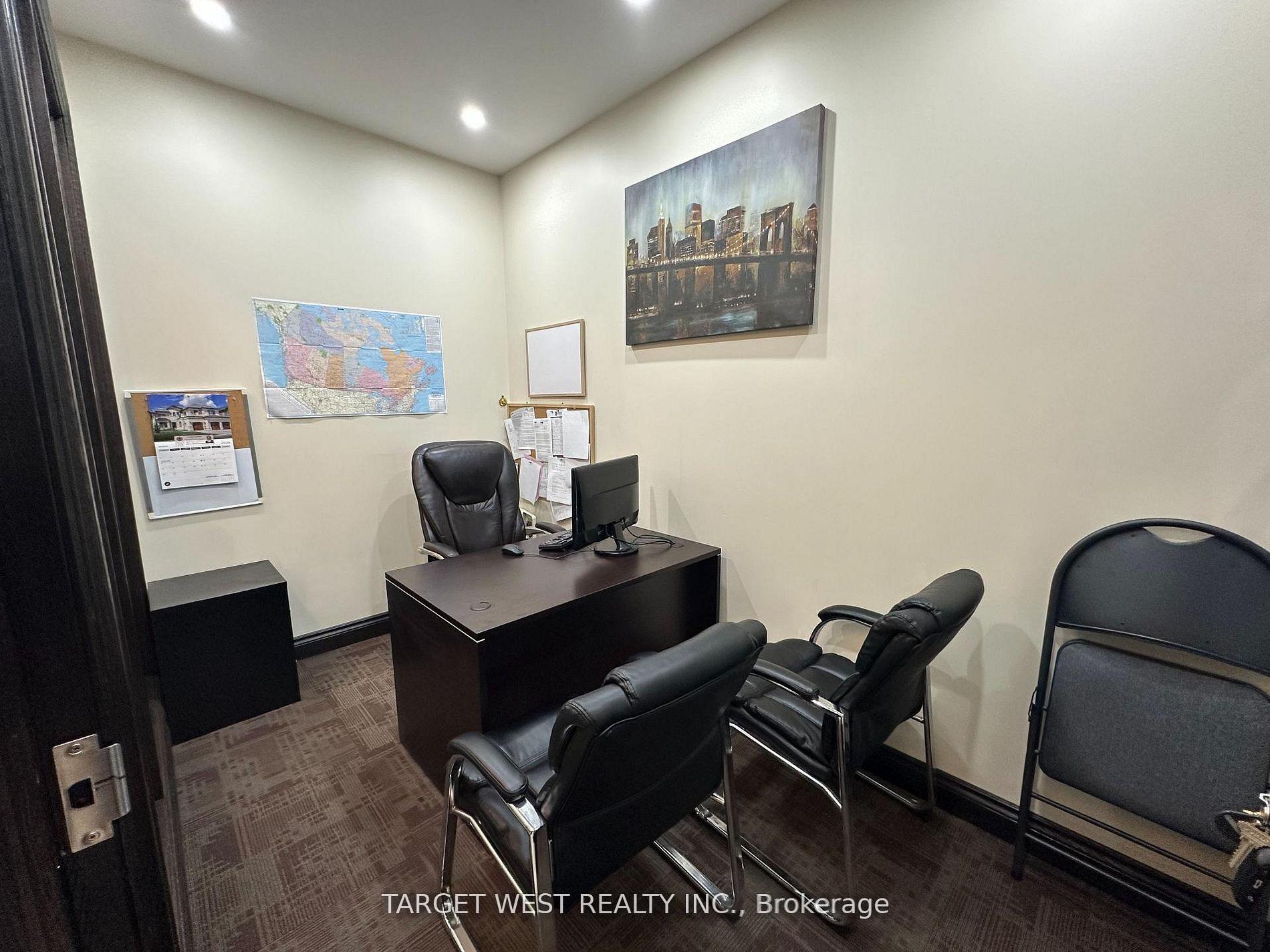 680 Rexdale Boulevard 13, Toronto W10 — photo 2 of 5