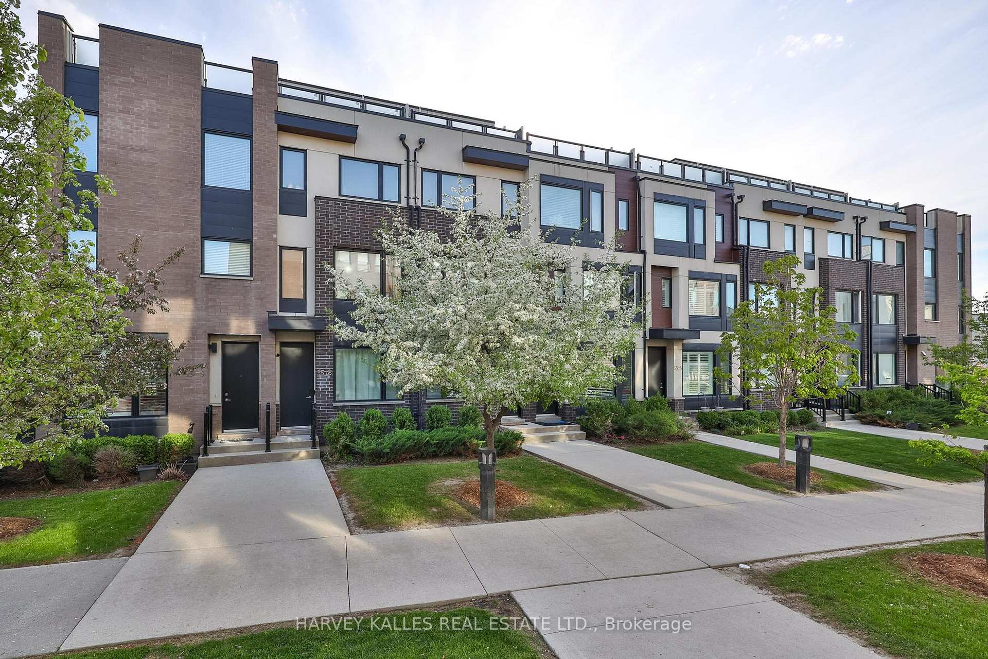 55 Thomas Mulholland Drive 9, Toronto W05, ON M3K 0A5 — Toronto W05, Ontario