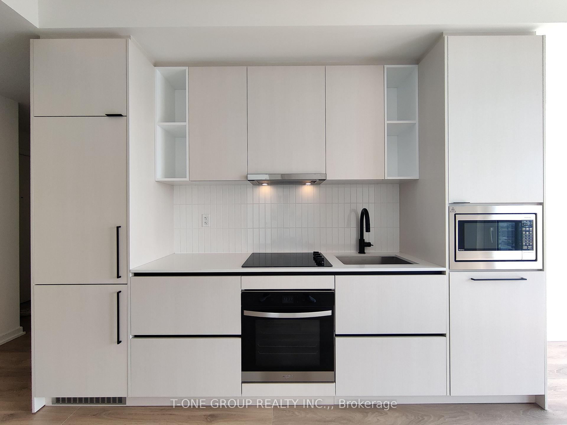 10 Graphophone Grove 1612, Toronto W02 — photo 2 of 5