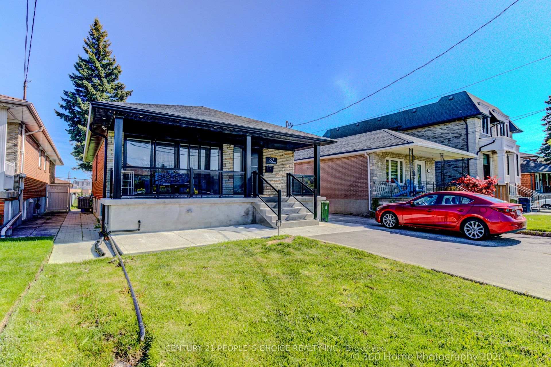 37 Bentworth Avenue Lower, Toronto W04 — photo 2 of 5