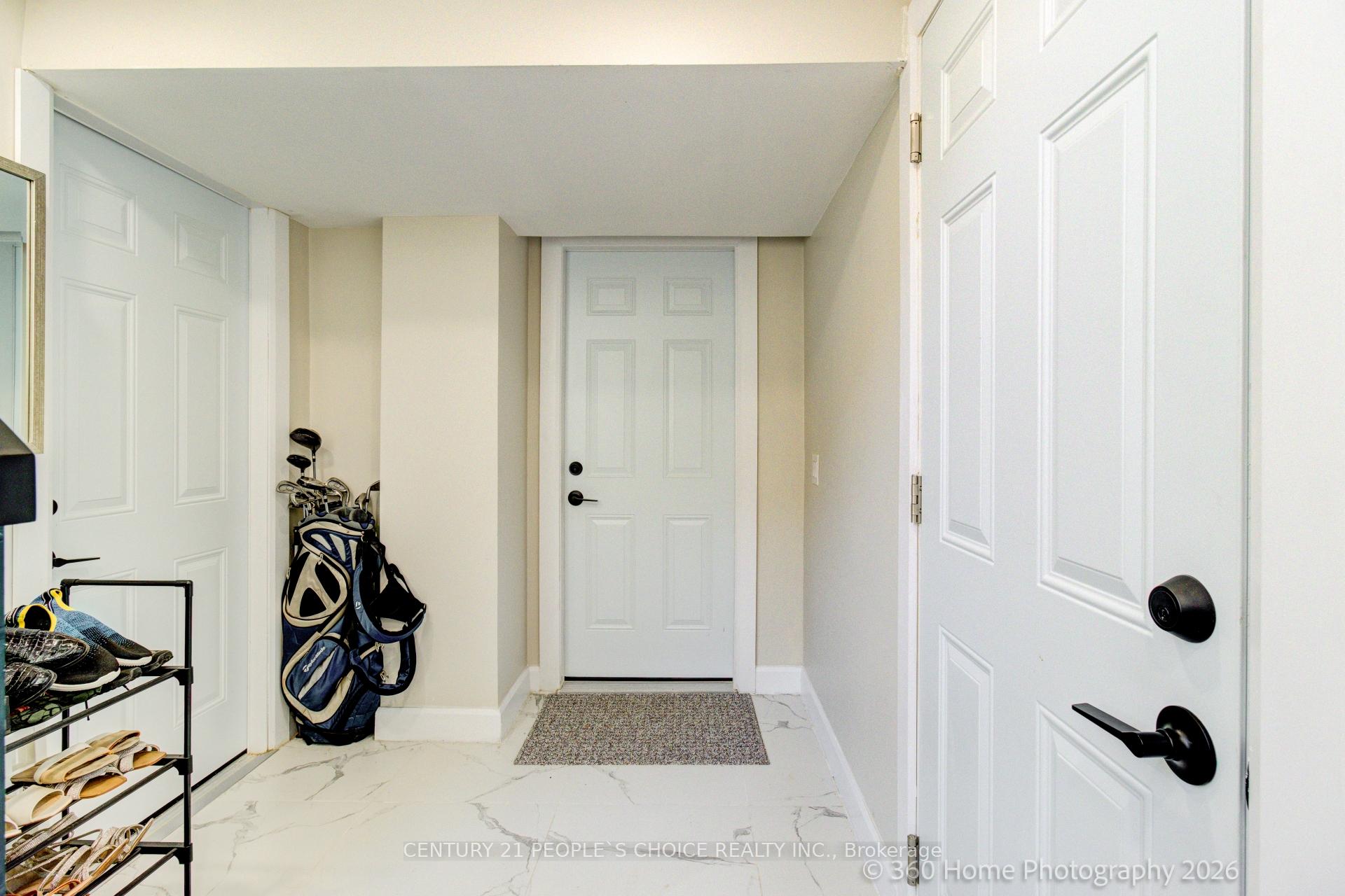 37 Bentworth Avenue Lower, Toronto W04 — photo 5 of 5