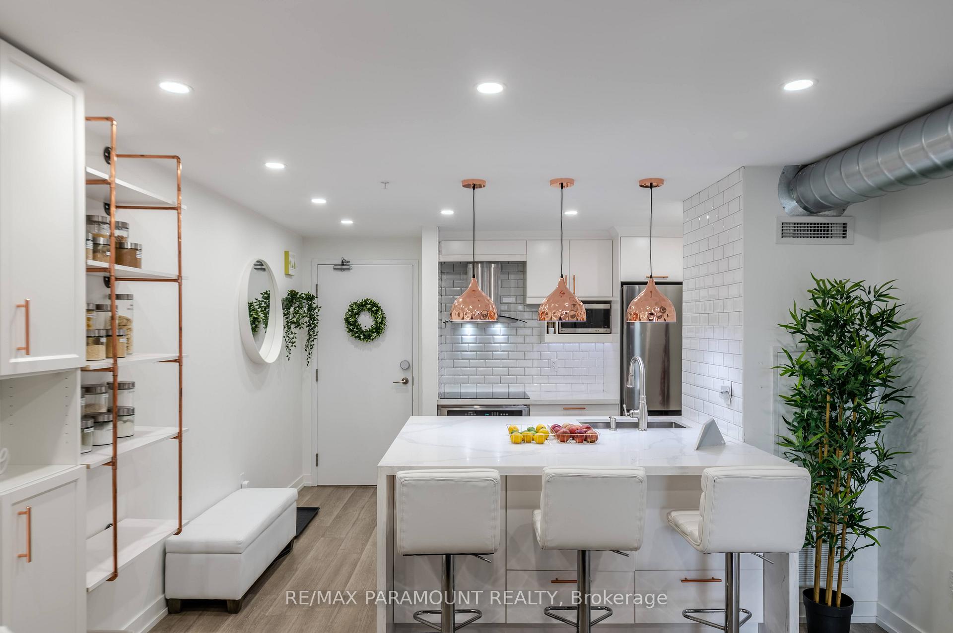 1410 Dupont Road 315, Toronto W02 — photo 2 of 5