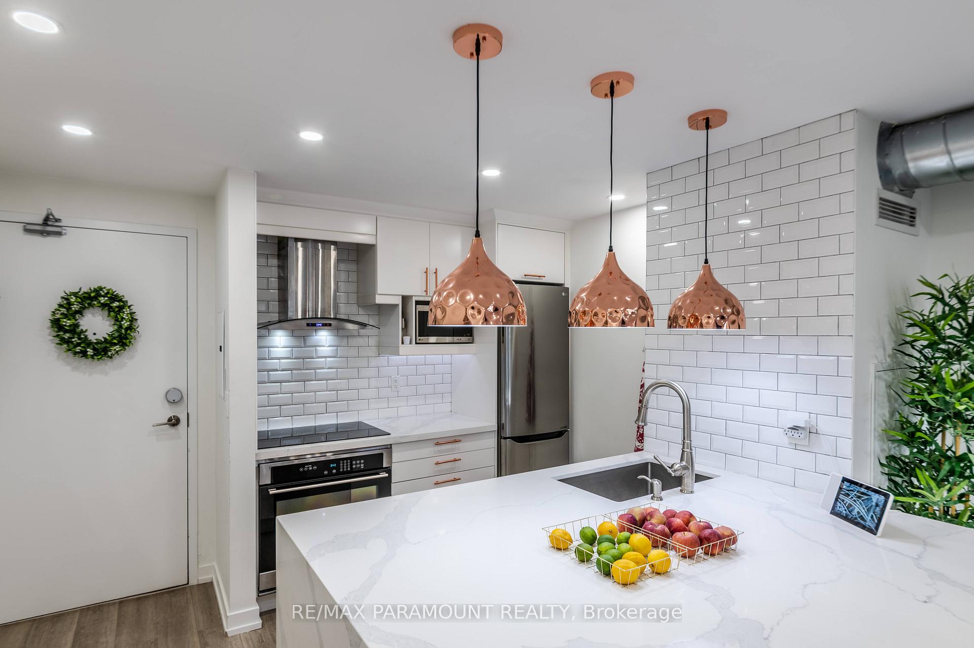 1410 Dupont Road 315, Toronto W02 — photo 4 of 5