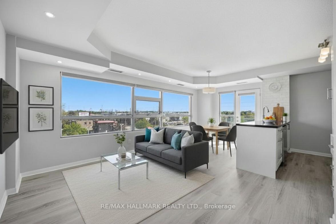 2464 Weston Road 403, Toronto W04, ON M9N 0A2 — Toronto W04, Ontario