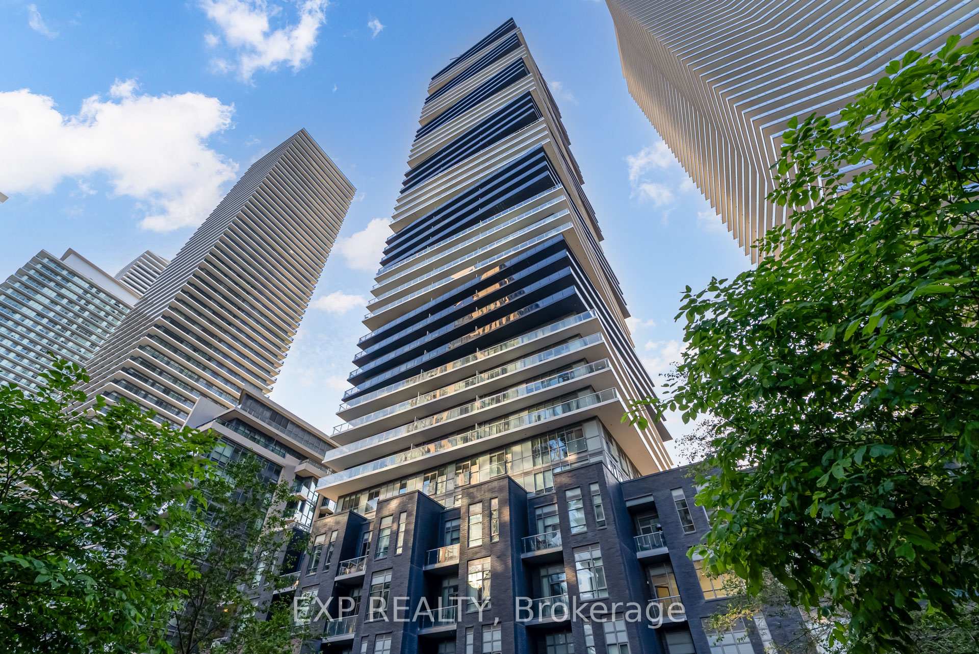 56 Annie Craig Drive 2304, Toronto W06 — photo 5 of 5